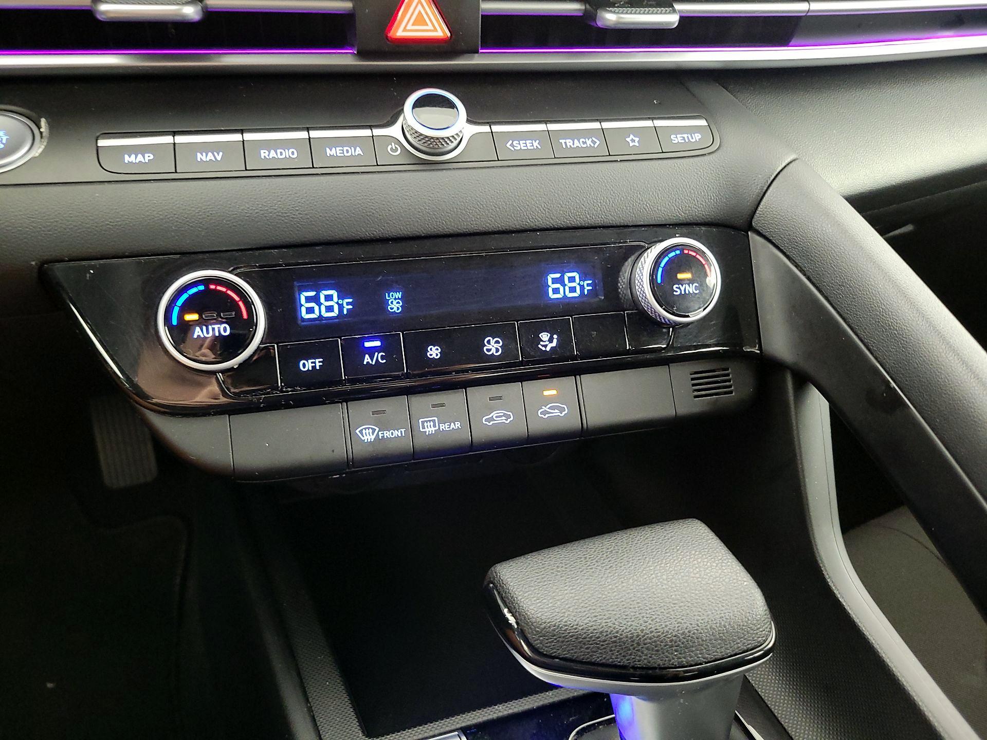 Thumbnail: 2024 Hyundai Elantra - 17