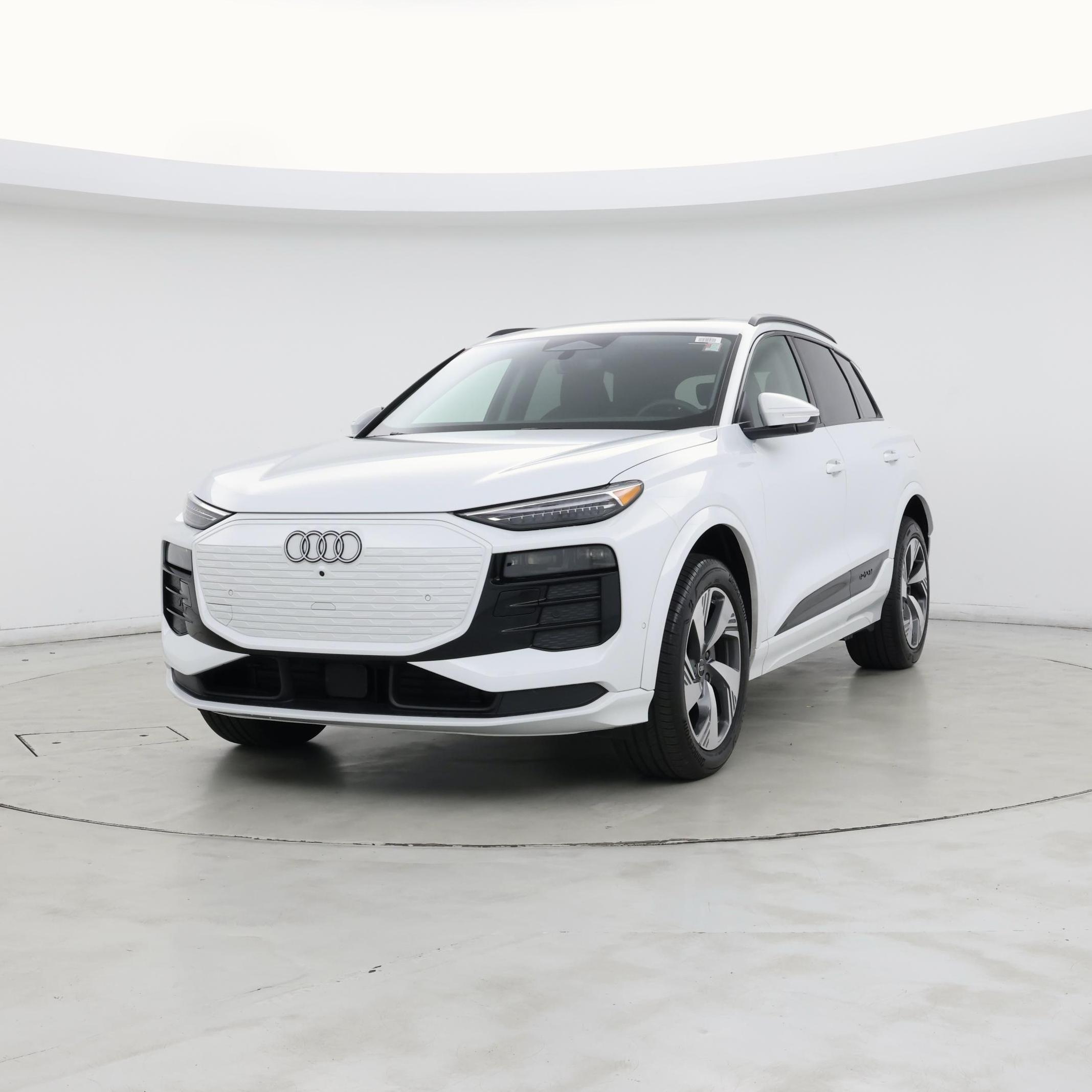 Thumbnail: 2025 Audi Q6 e-tron - 4