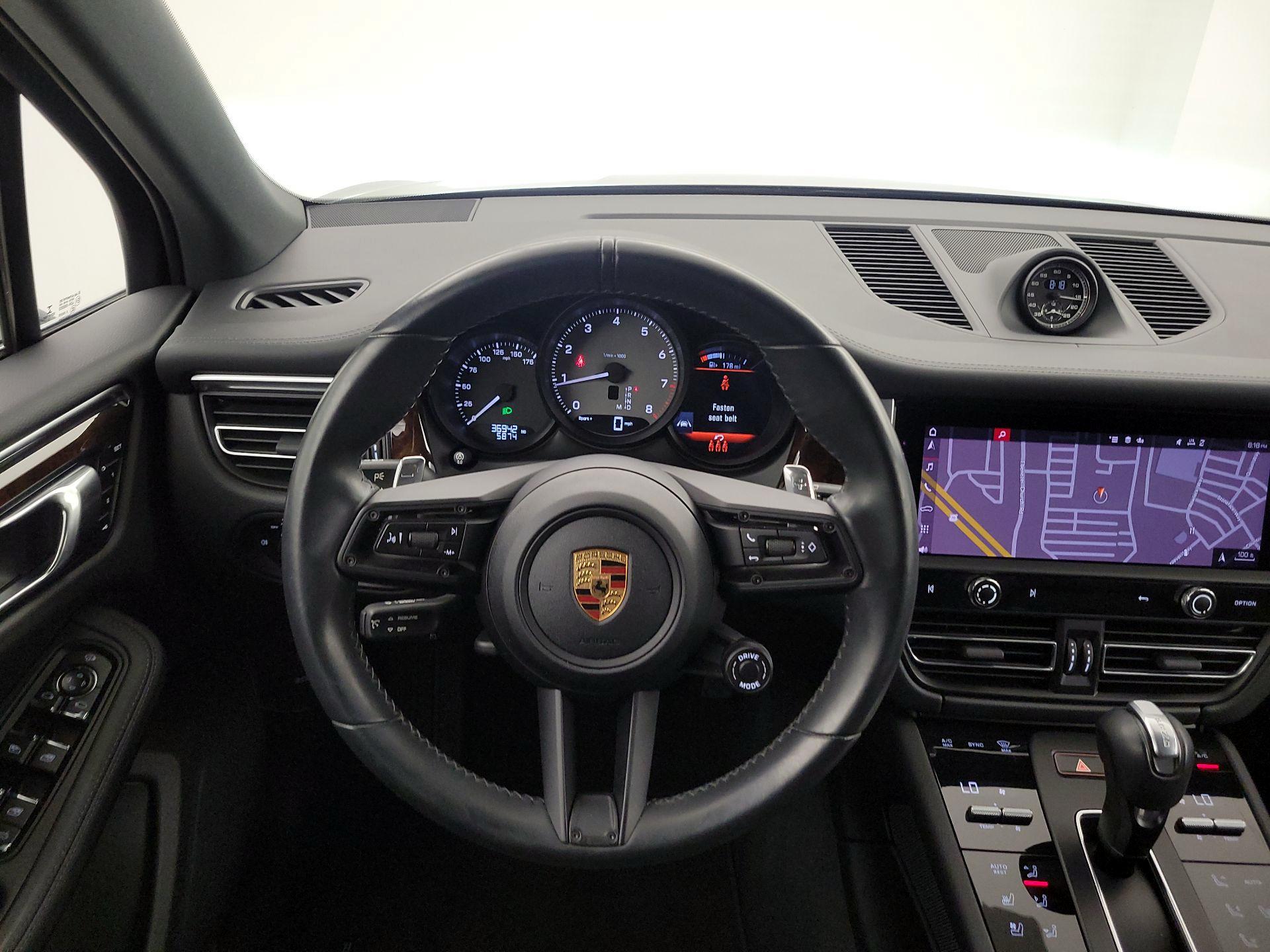 Thumbnail: 2022 Porsche Macan - 10