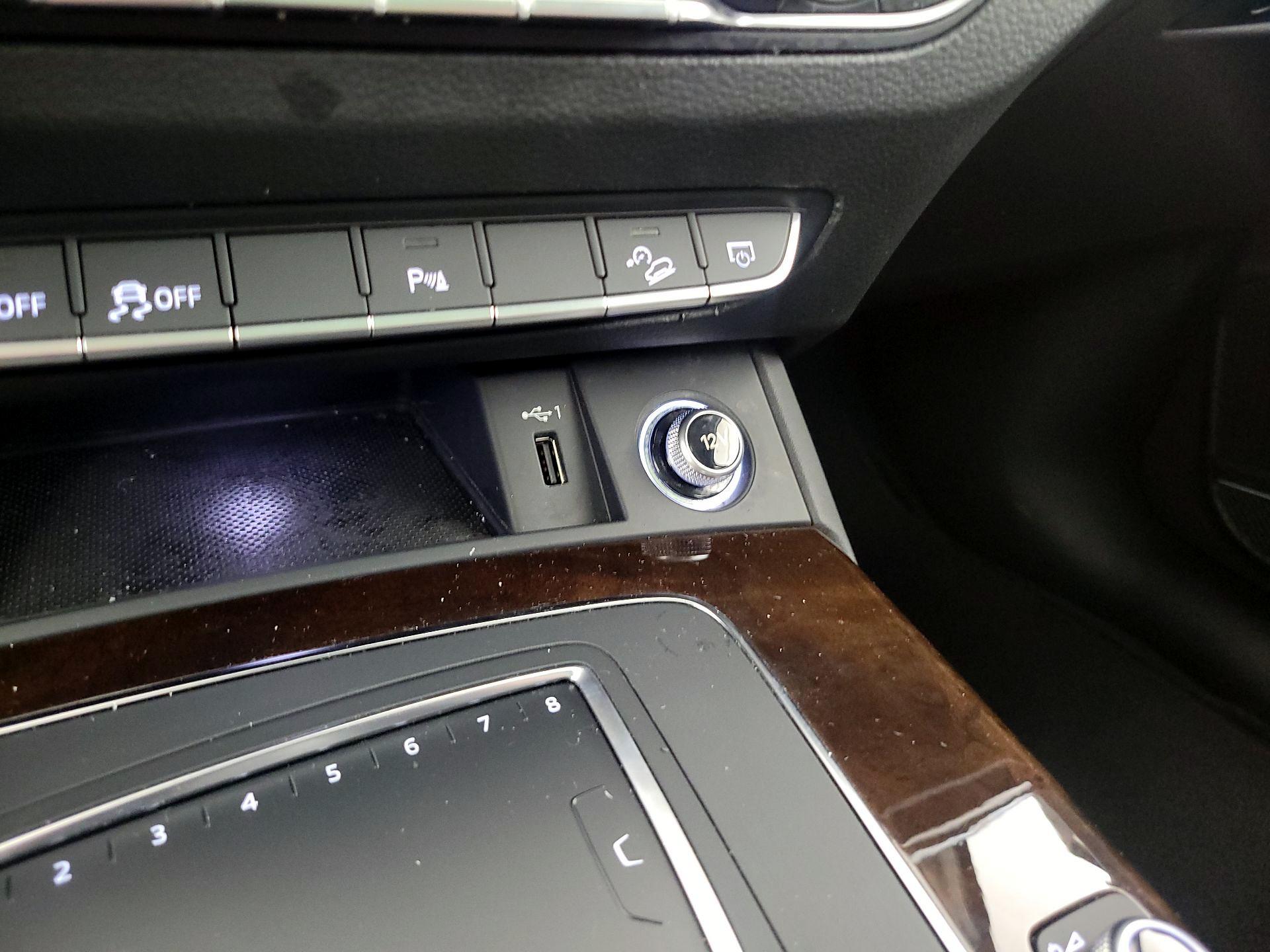 Thumbnail: 2019 Audi Q5 - 19