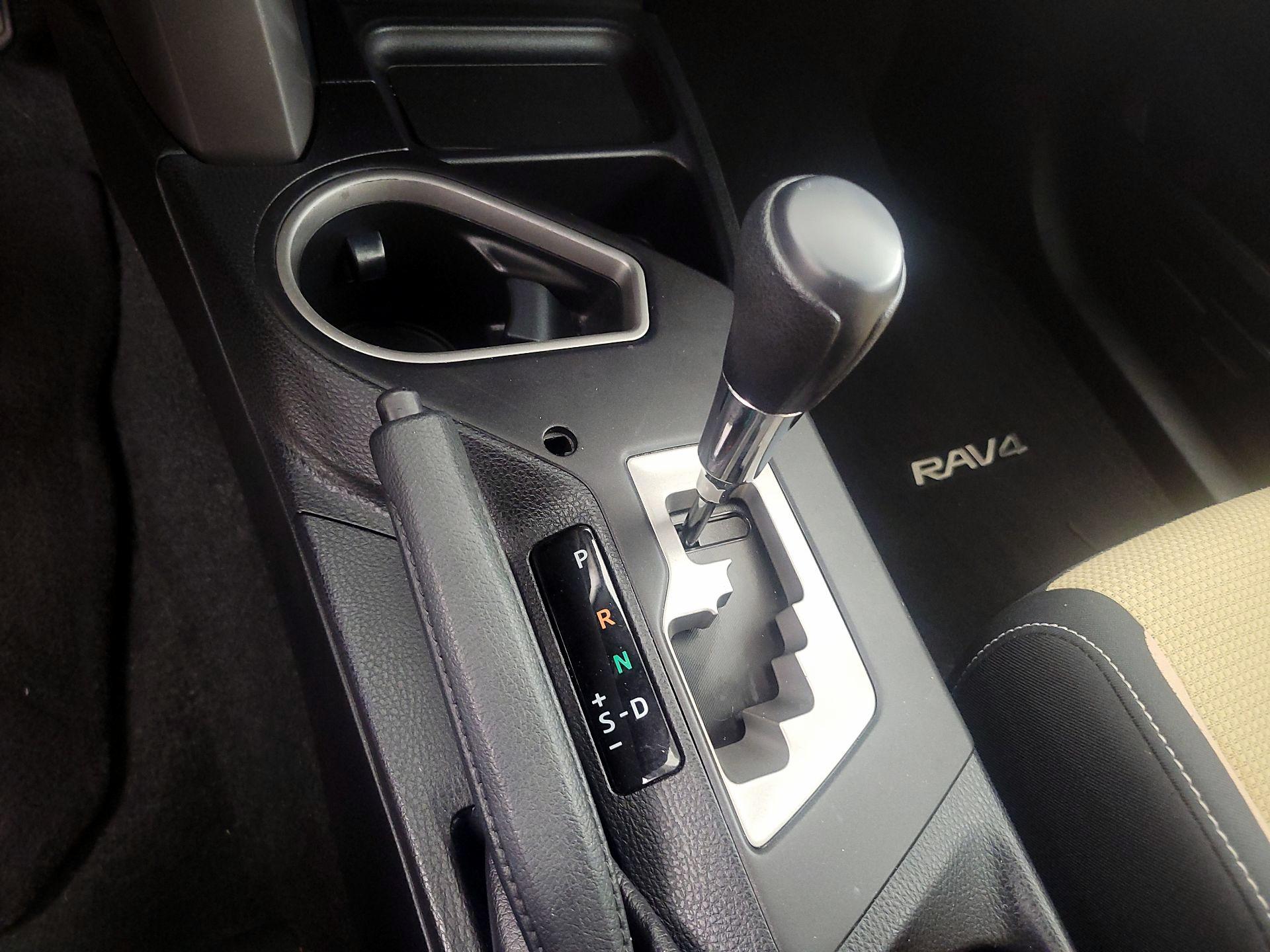 Thumbnail: 2017 Toyota RAV4 - 15