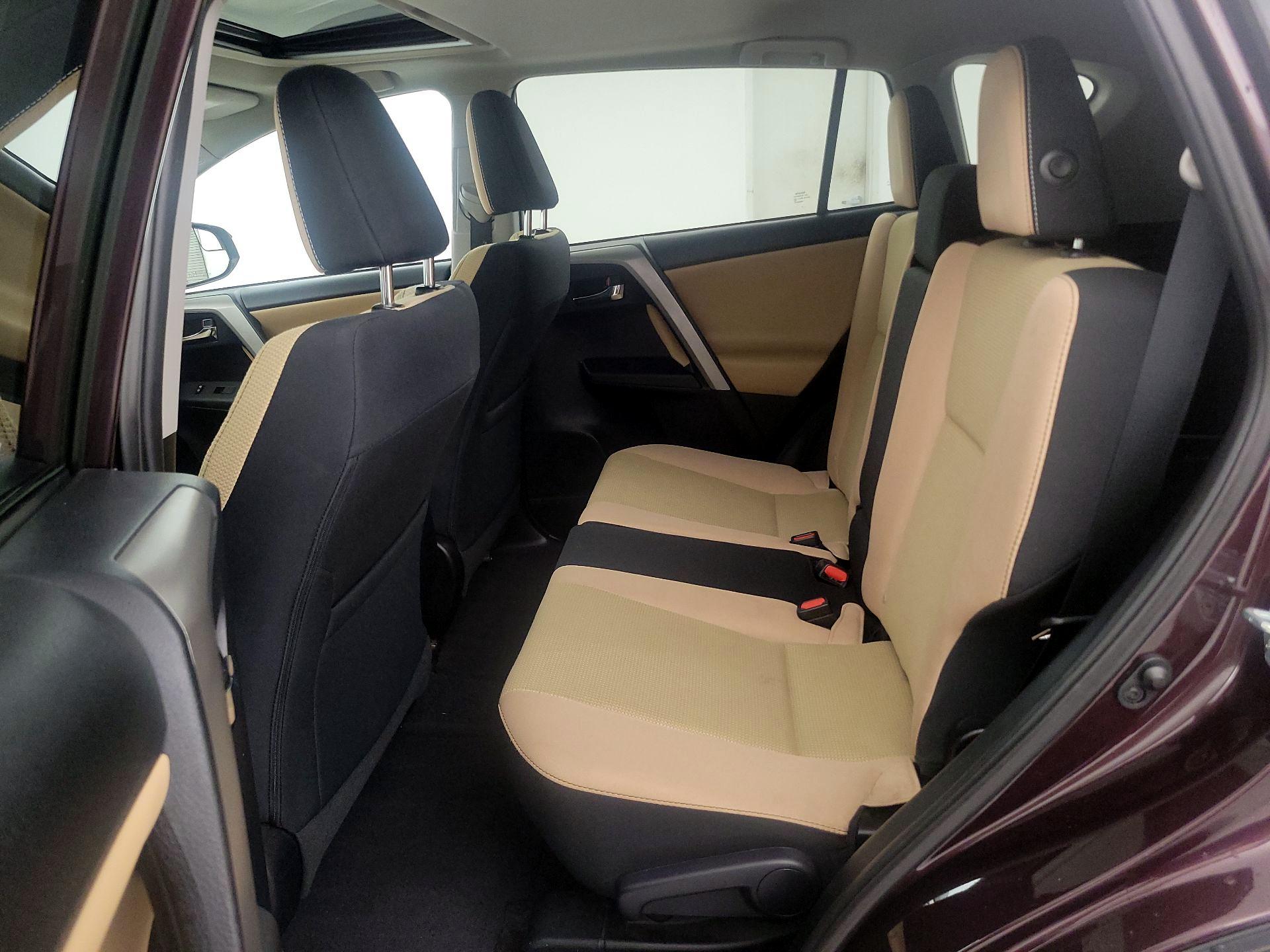 Thumbnail: 2017 Toyota RAV4 - 18