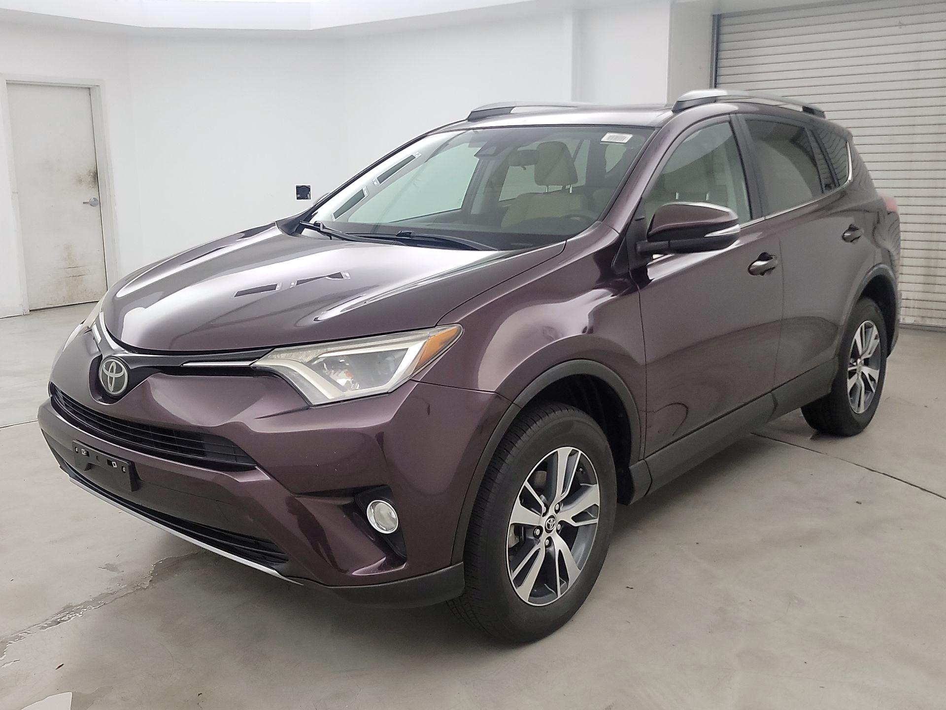 Thumbnail: 2017 Toyota RAV4 - 3