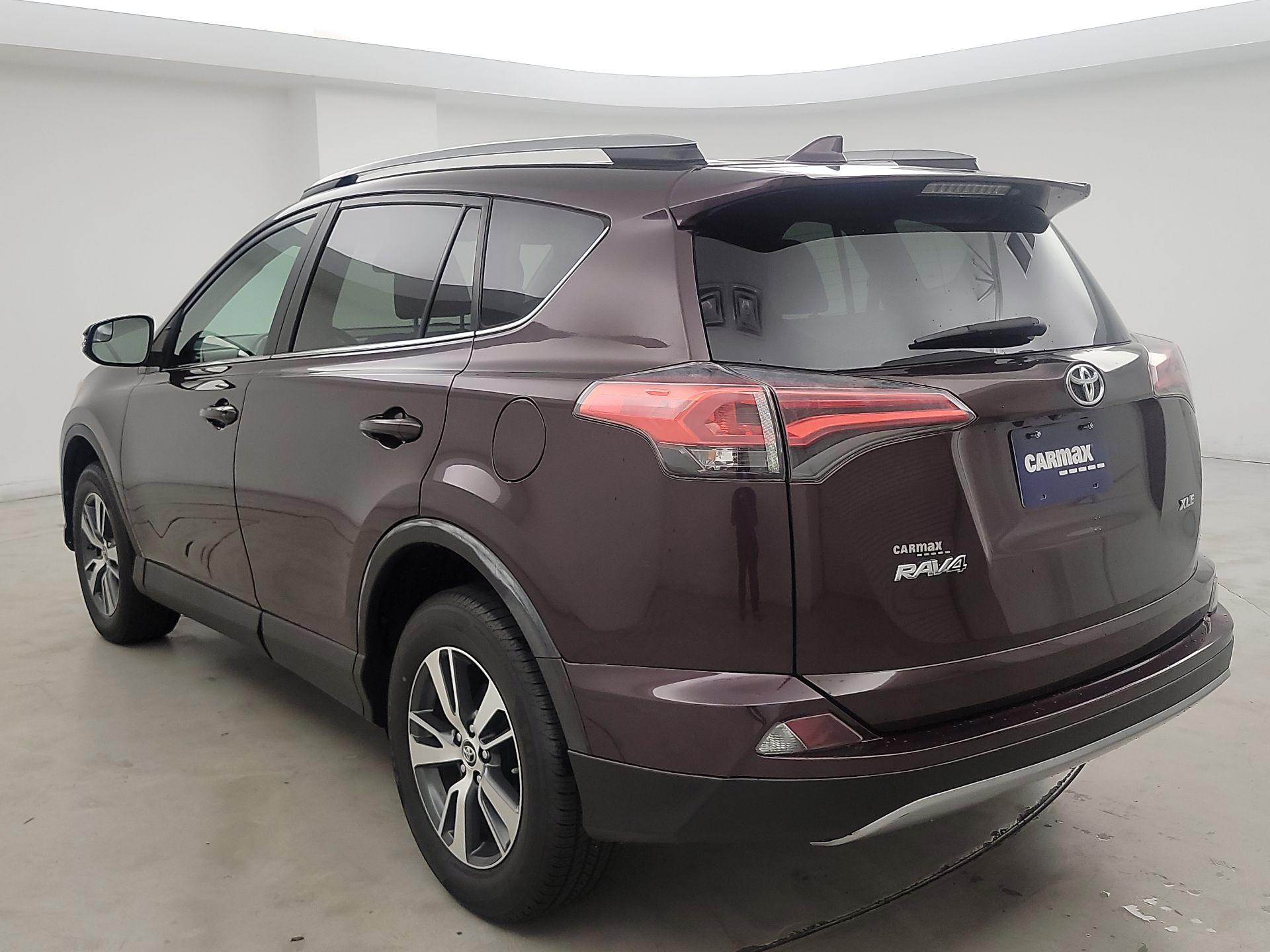 Thumbnail: 2017 Toyota RAV4 - 7