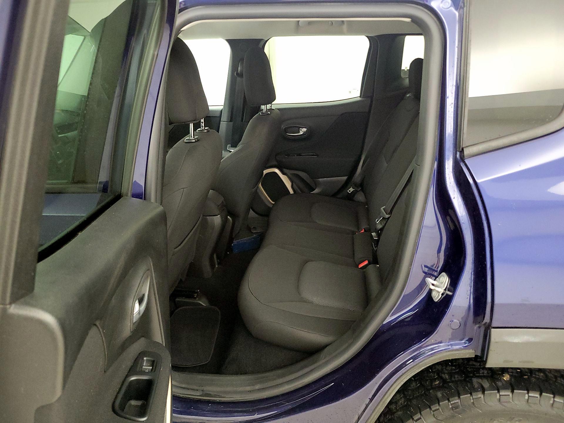 Thumbnail: 2016 Jeep Renegade - 17