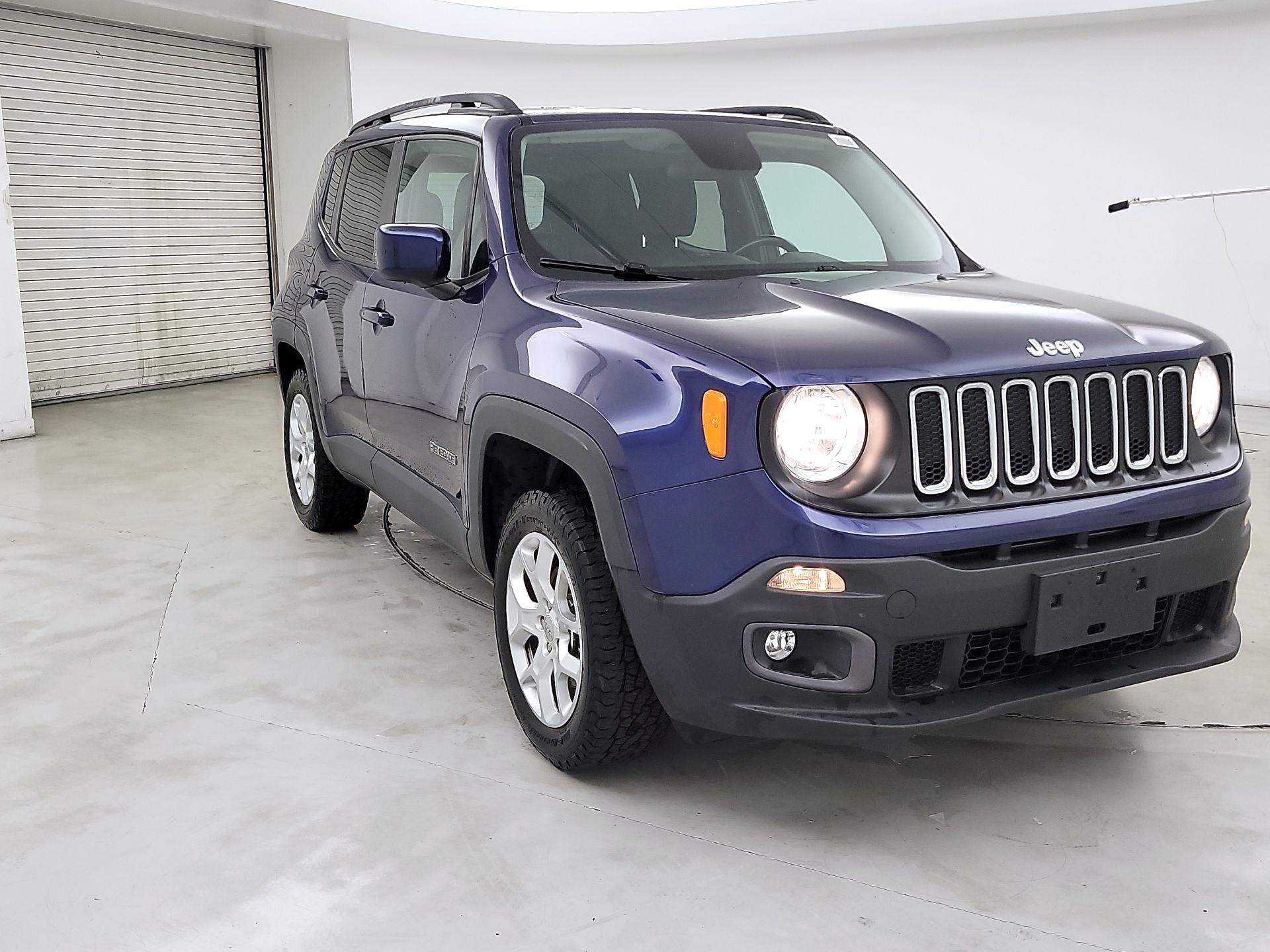 Thumbnail: 2016 Jeep Renegade - 3