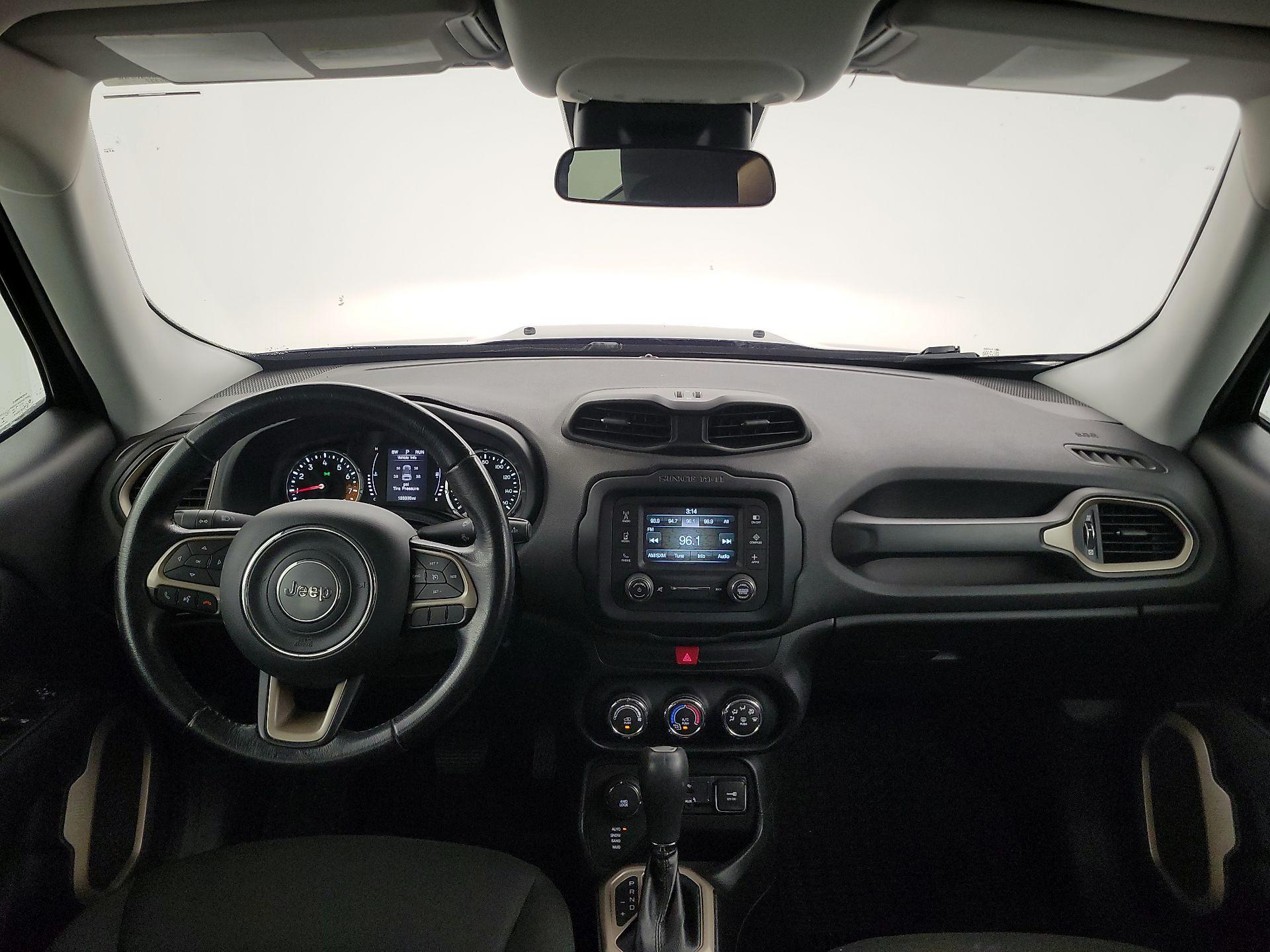 Thumbnail: 2016 Jeep Renegade - 8