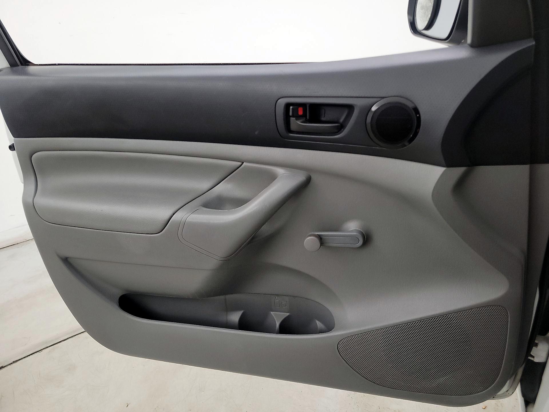 Thumbnail: 2014 Toyota Tacoma - 12