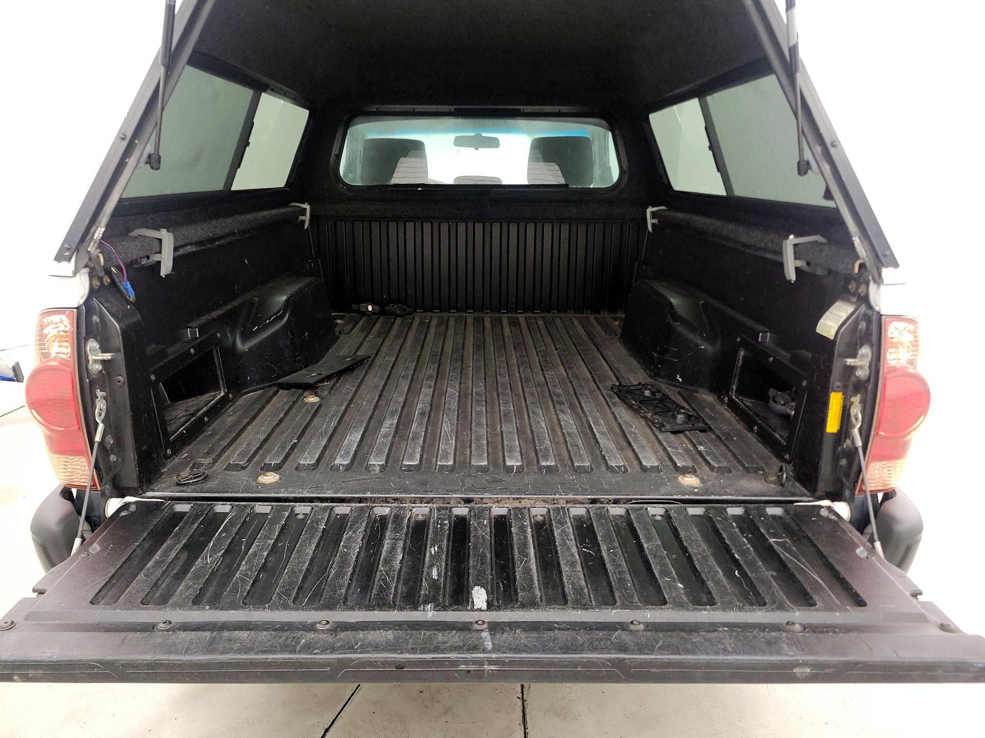 Thumbnail: 2014 Toyota Tacoma - 18