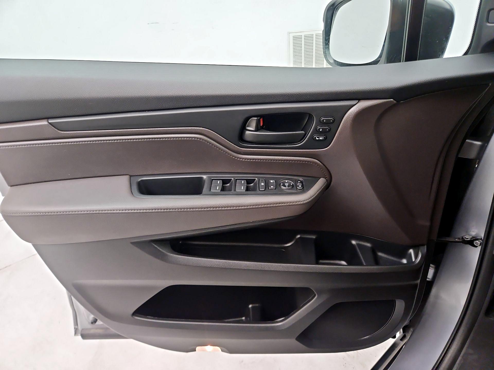 Thumbnail: 2023 Honda Odyssey - 12