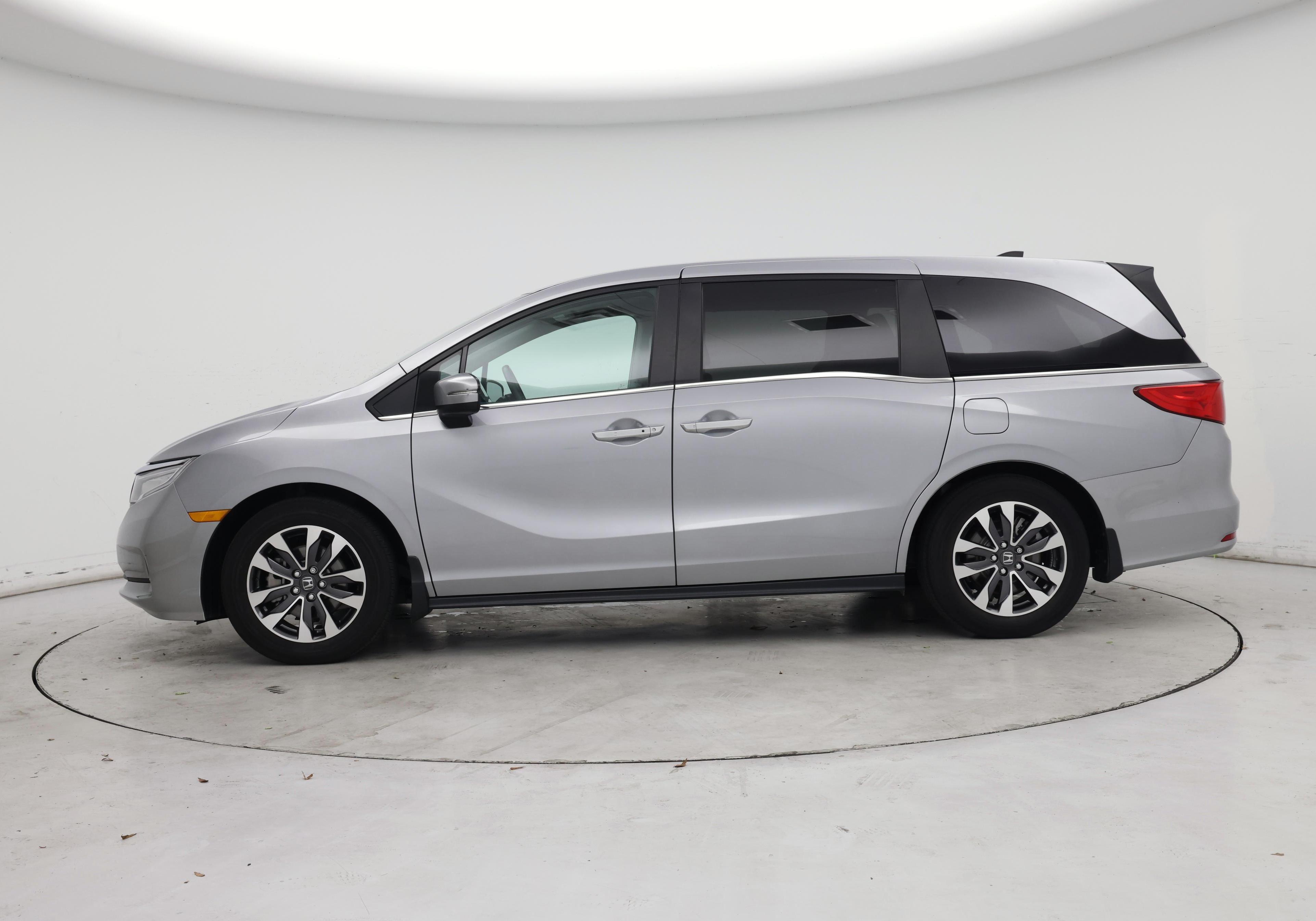 Thumbnail: 2023 Honda Odyssey - 3