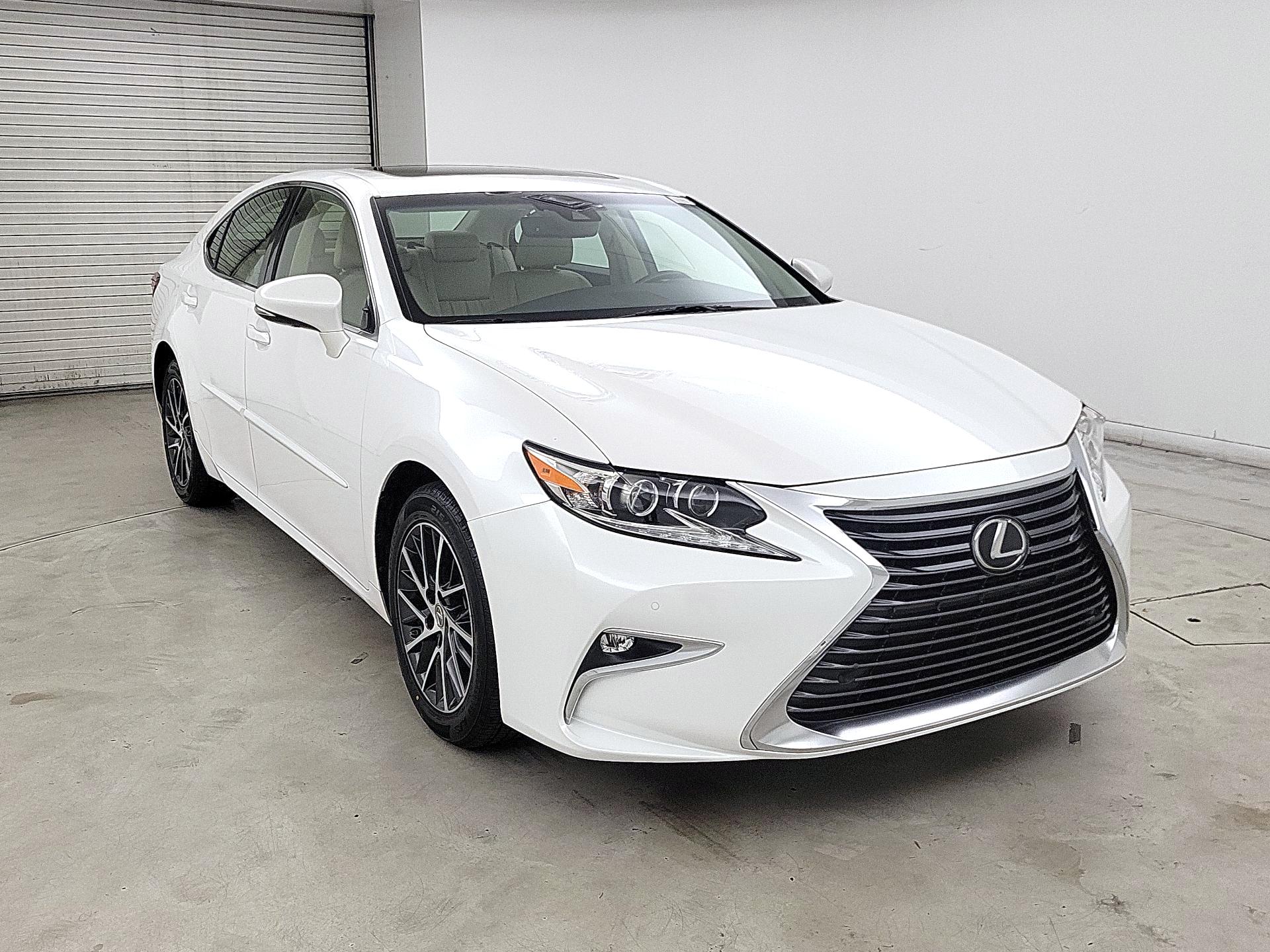 Thumbnail: 2016 Lexus ES - 1