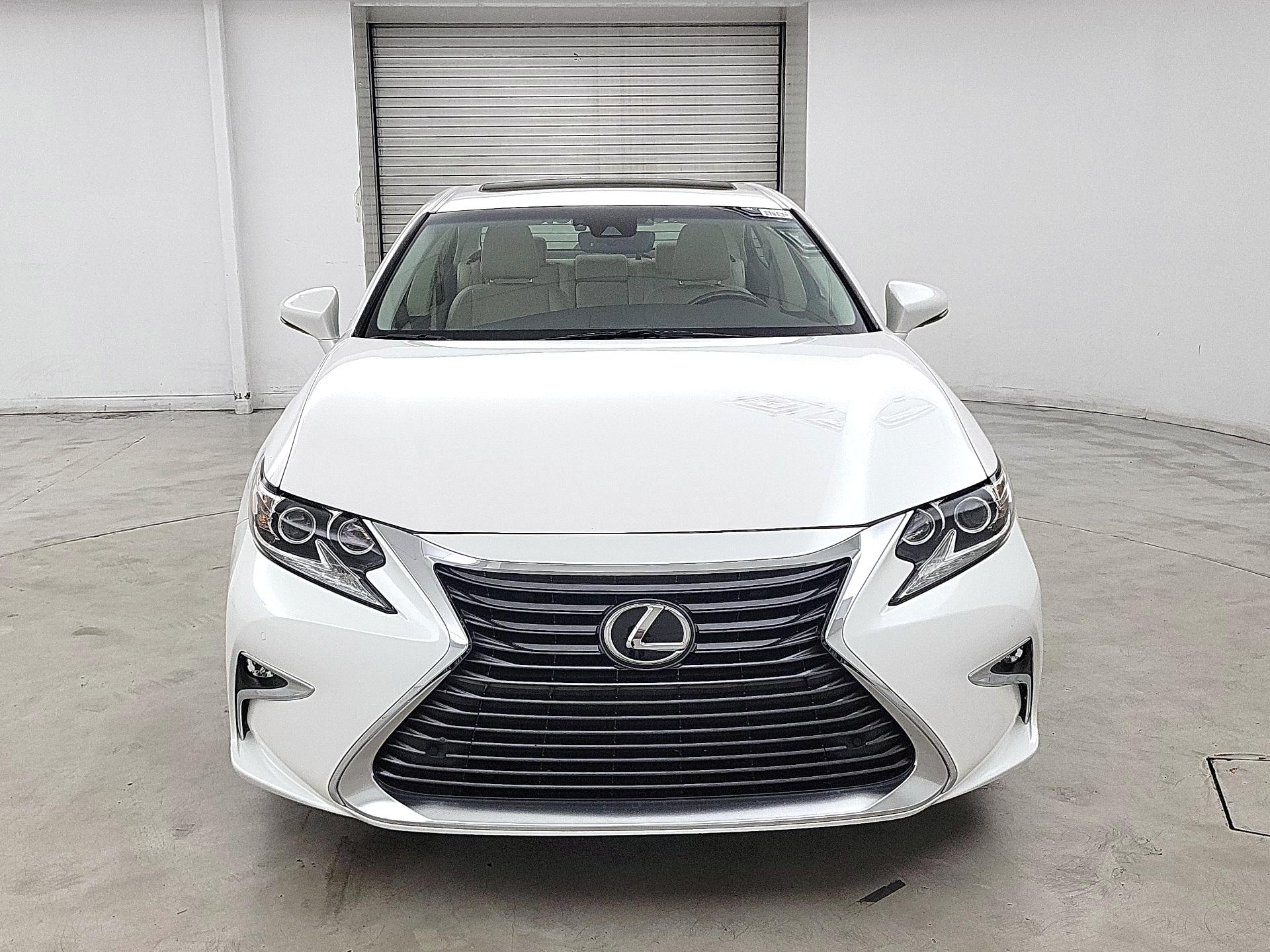 Thumbnail: 2016 Lexus ES - 2