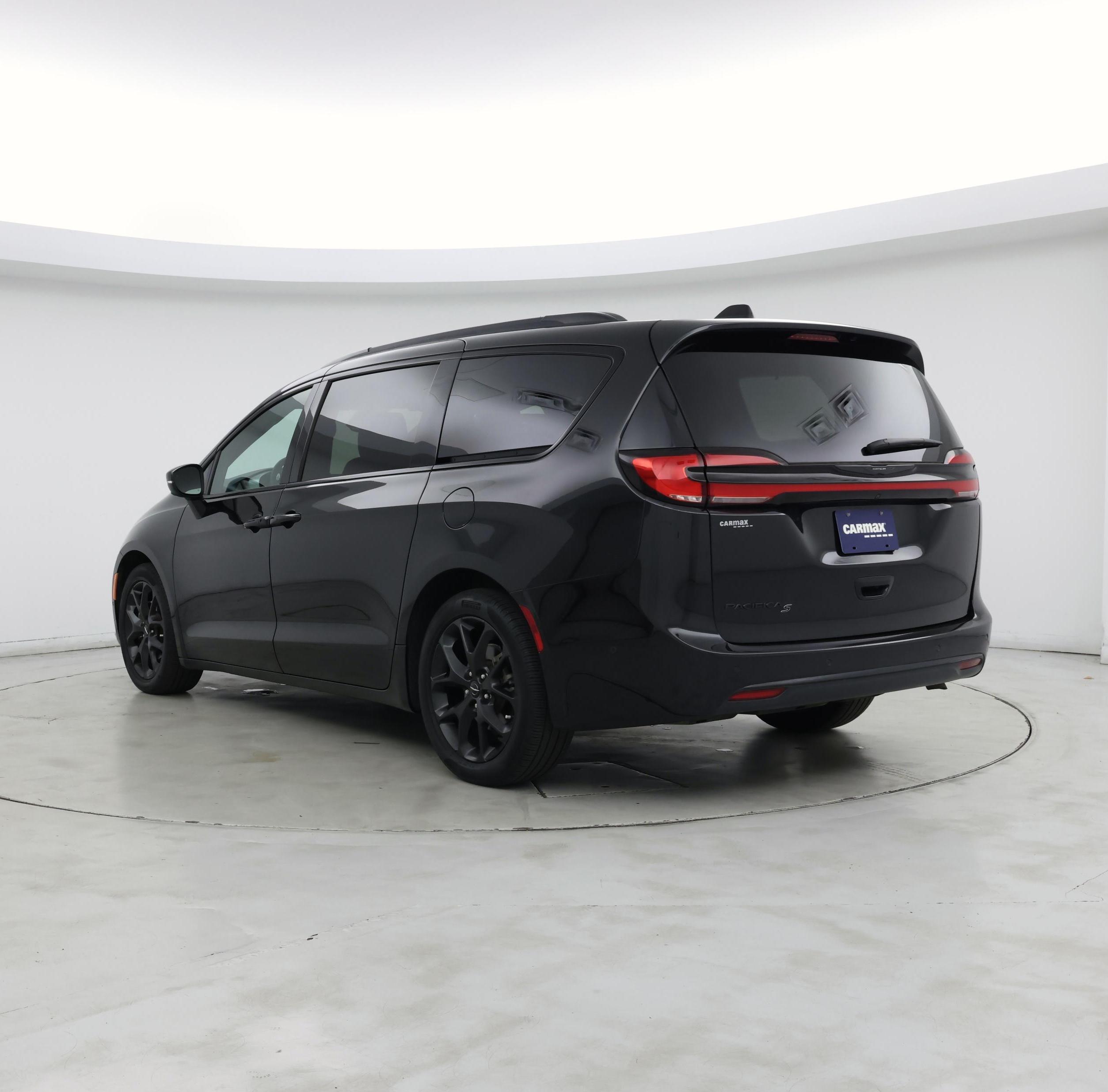 Thumbnail: 2023 Chrysler Pacifica - 2