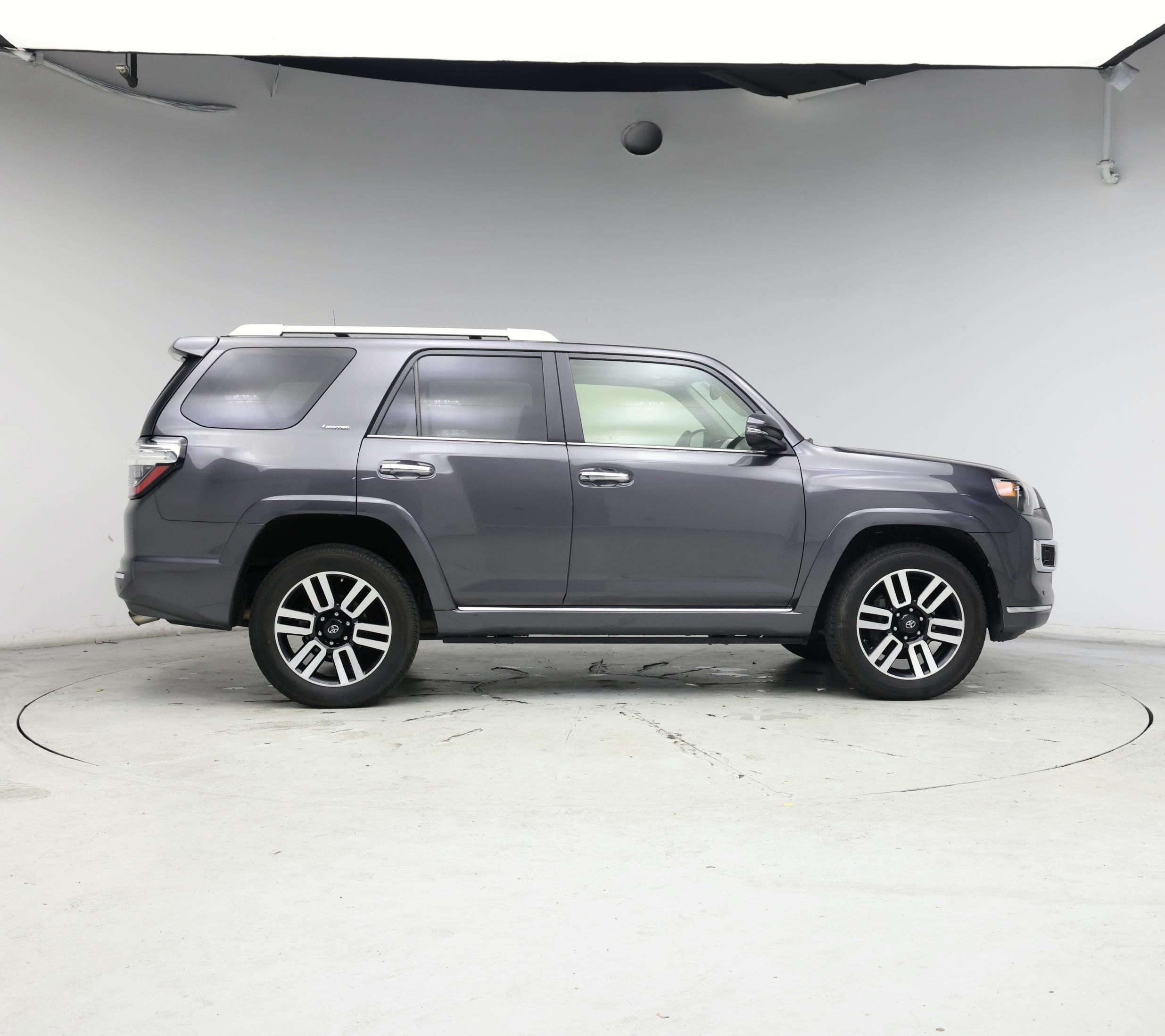 Thumbnail: 2017 Toyota 4Runner - 7
