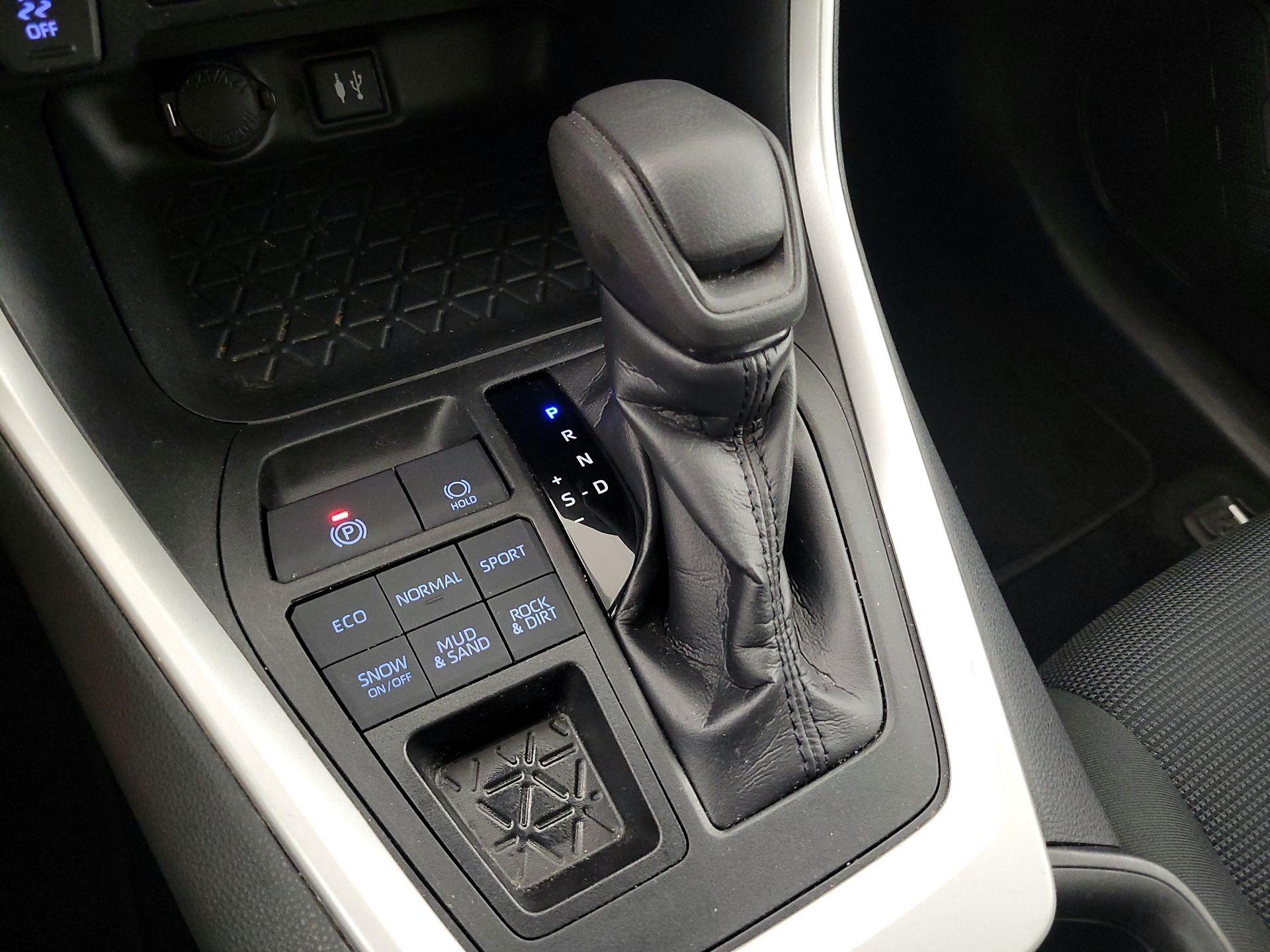 Thumbnail: 2019 Toyota RAV4 - 17