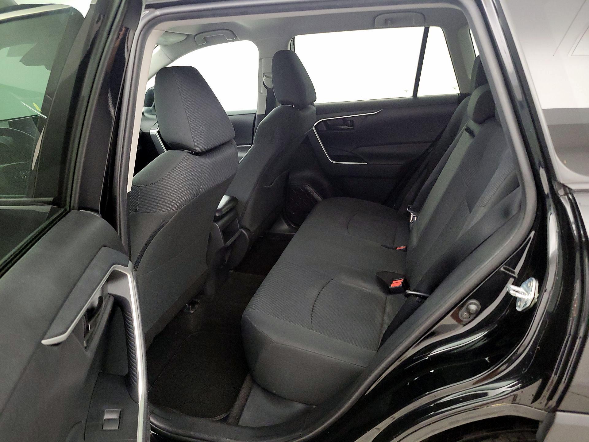 Thumbnail: 2019 Toyota RAV4 - 19