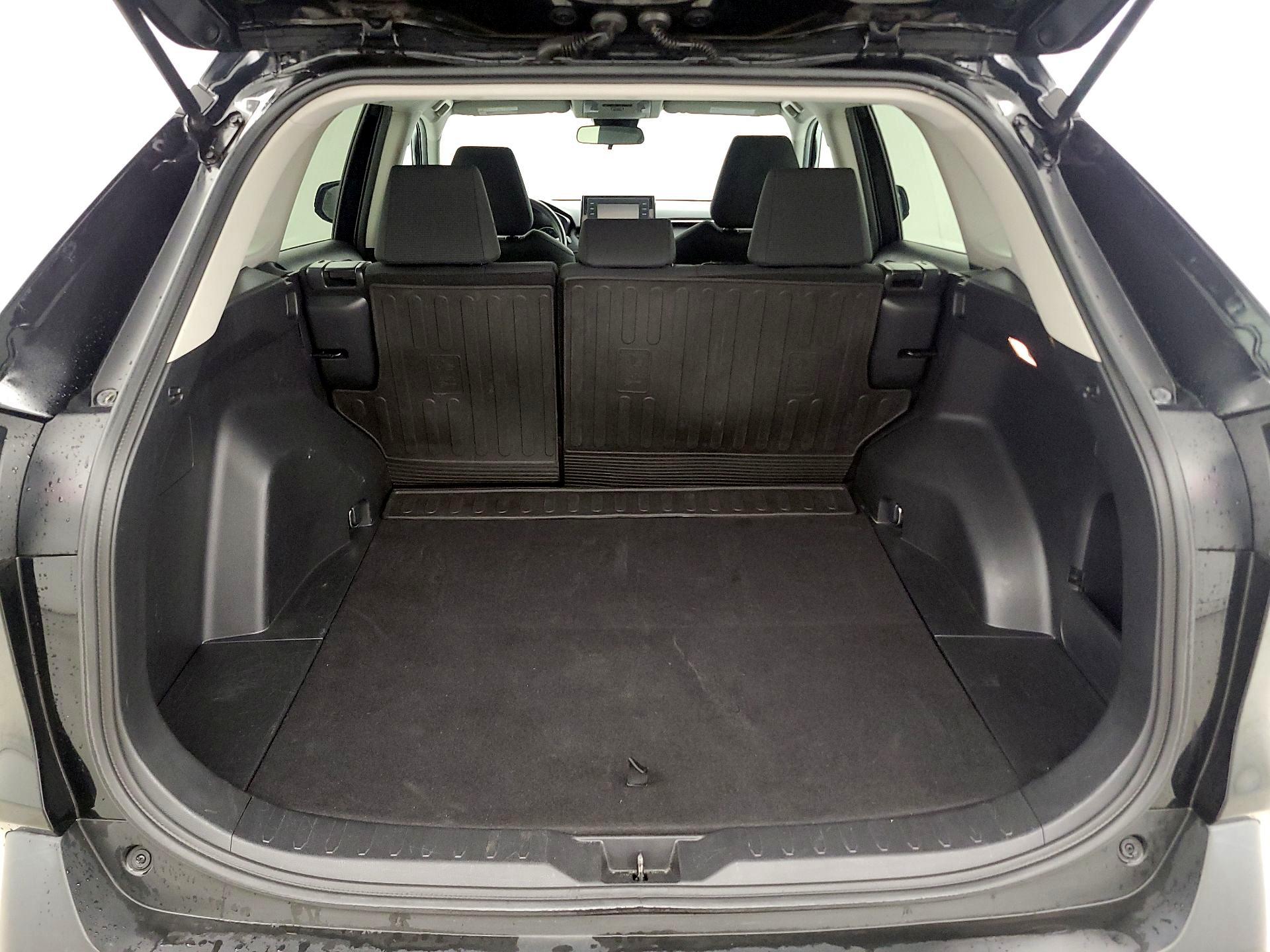 Thumbnail: 2019 Toyota RAV4 - 20
