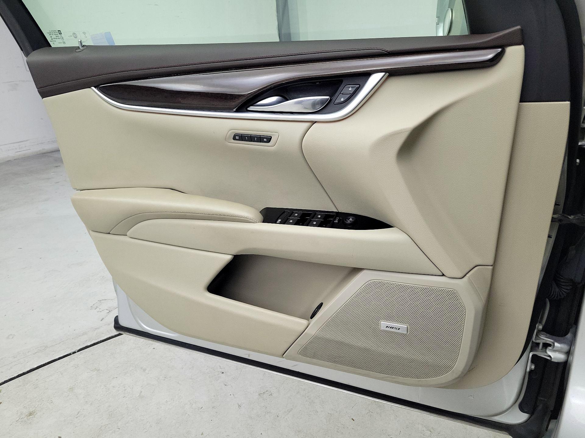 Thumbnail: 2016 Cadillac XTS - 12
