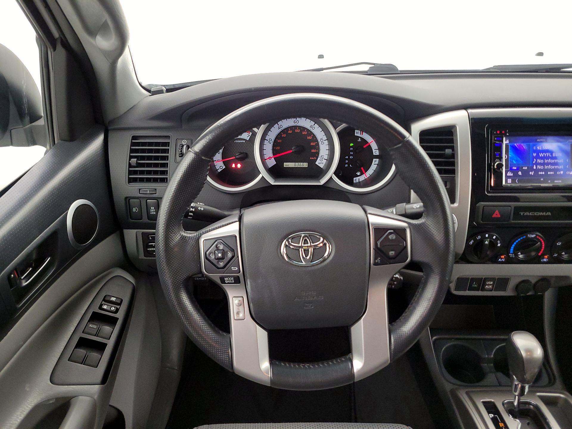 Thumbnail: 2015 Toyota Tacoma - 10