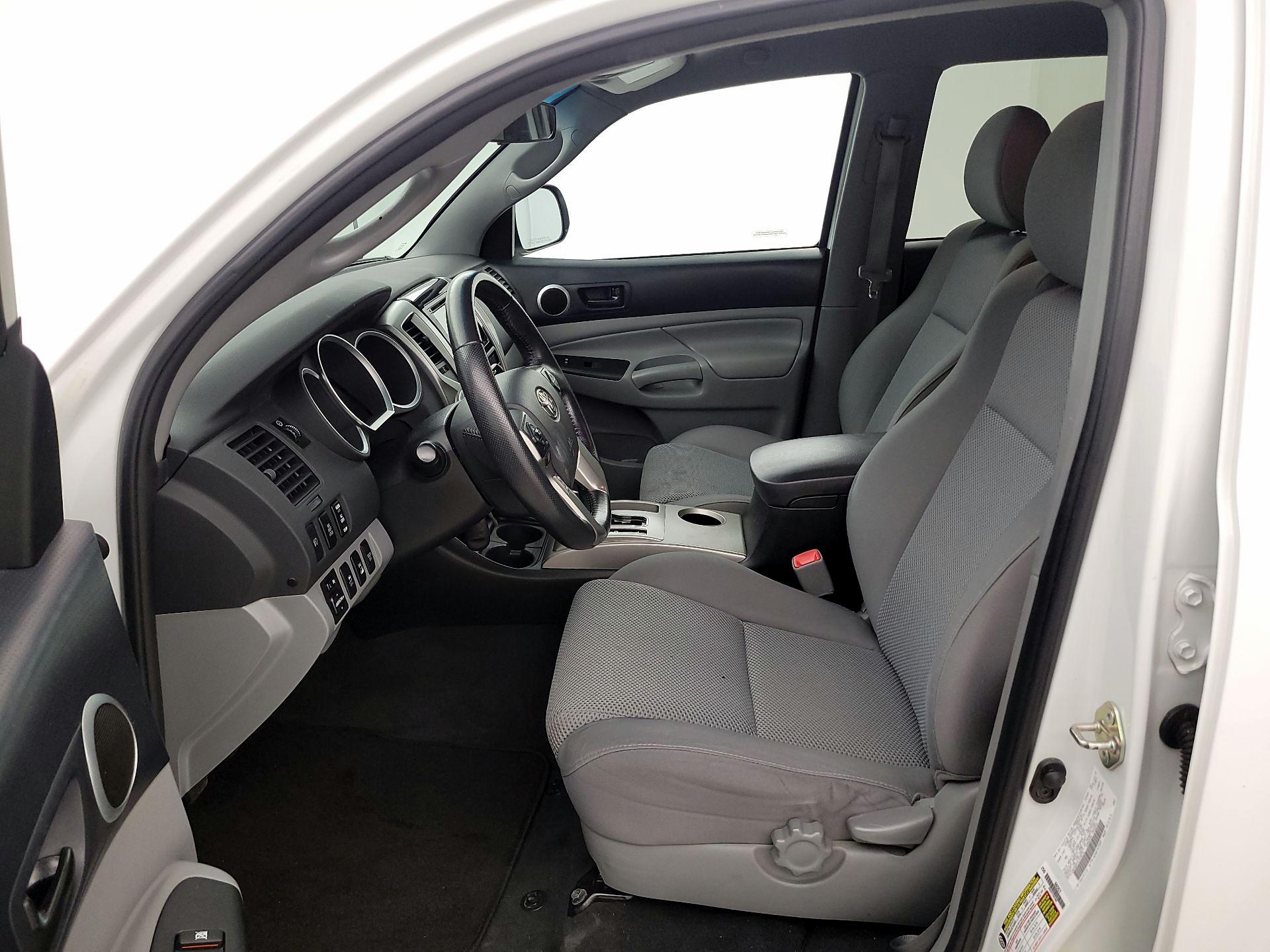 Thumbnail: 2015 Toyota Tacoma - 11