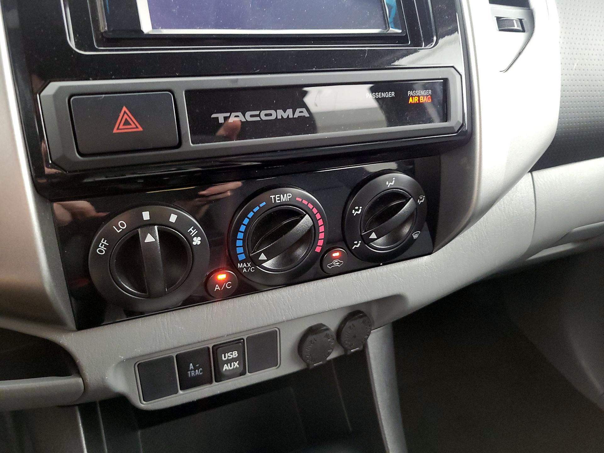 Thumbnail: 2015 Toyota Tacoma - 16
