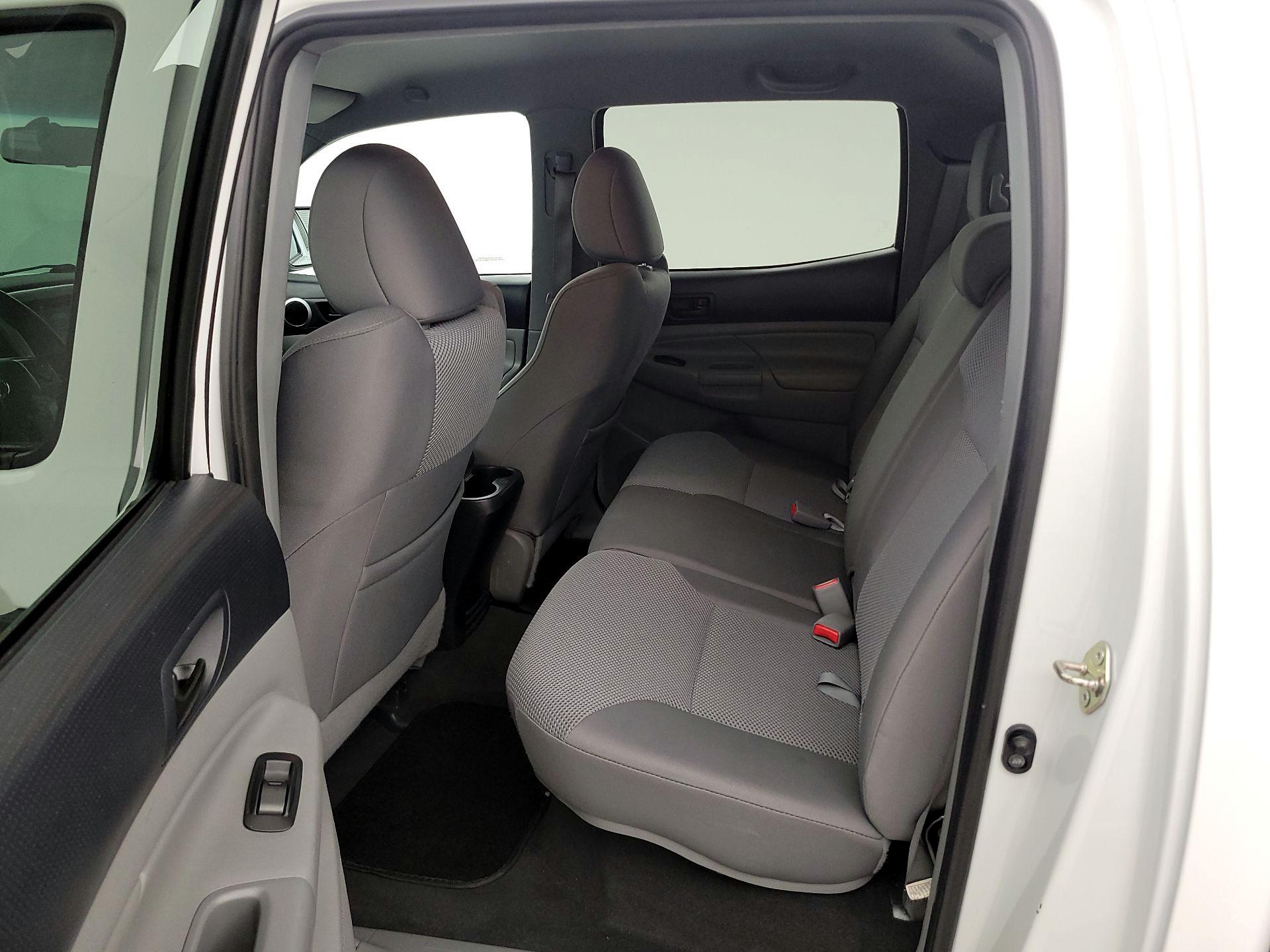 Thumbnail: 2015 Toyota Tacoma - 19