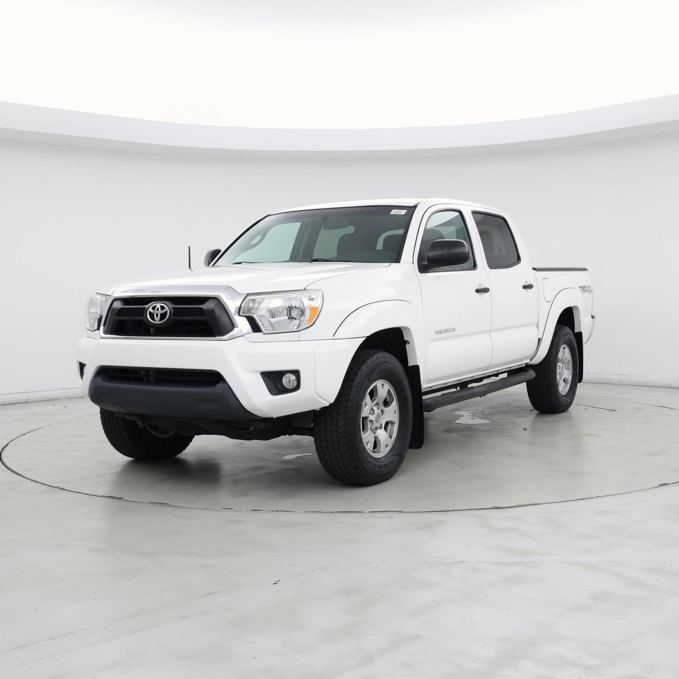 Thumbnail: 2015 Toyota Tacoma - 4