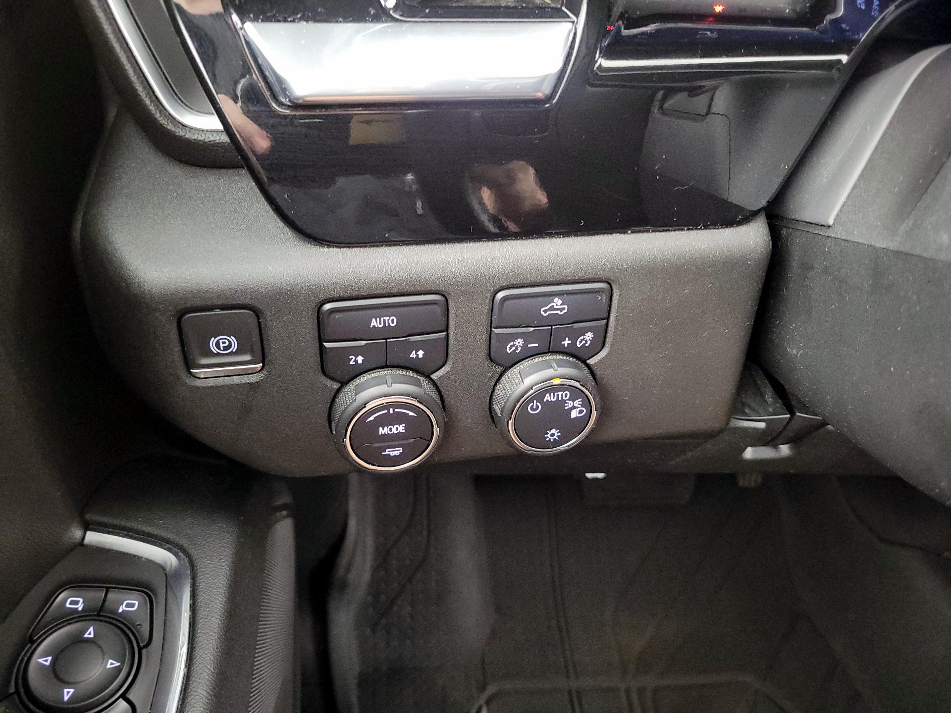 Thumbnail: 2023 Chevrolet Silverado 1500 - 13