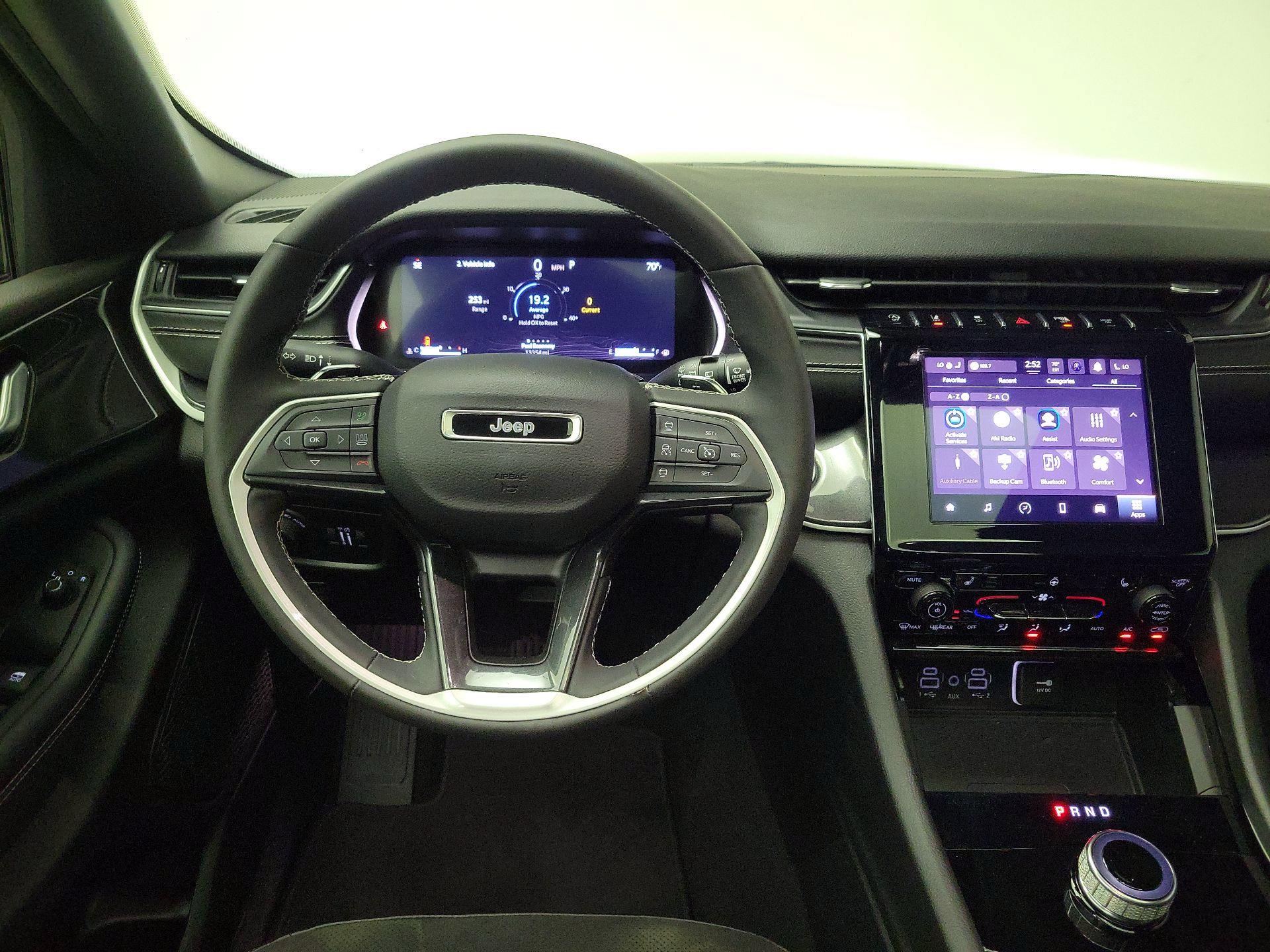 Thumbnail: 2023 Jeep Grand Cherokee - 10