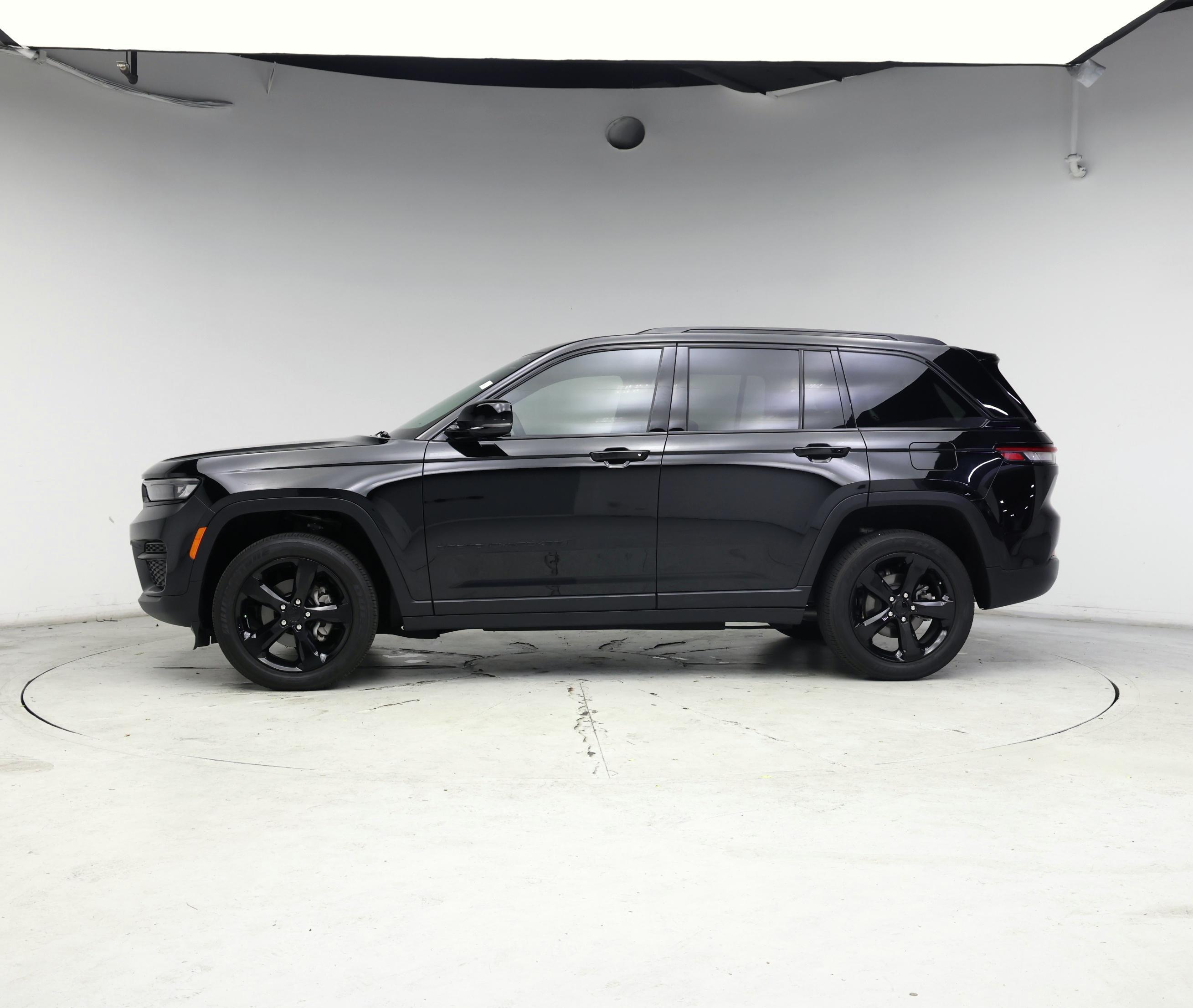 Thumbnail: 2023 Jeep Grand Cherokee - 3