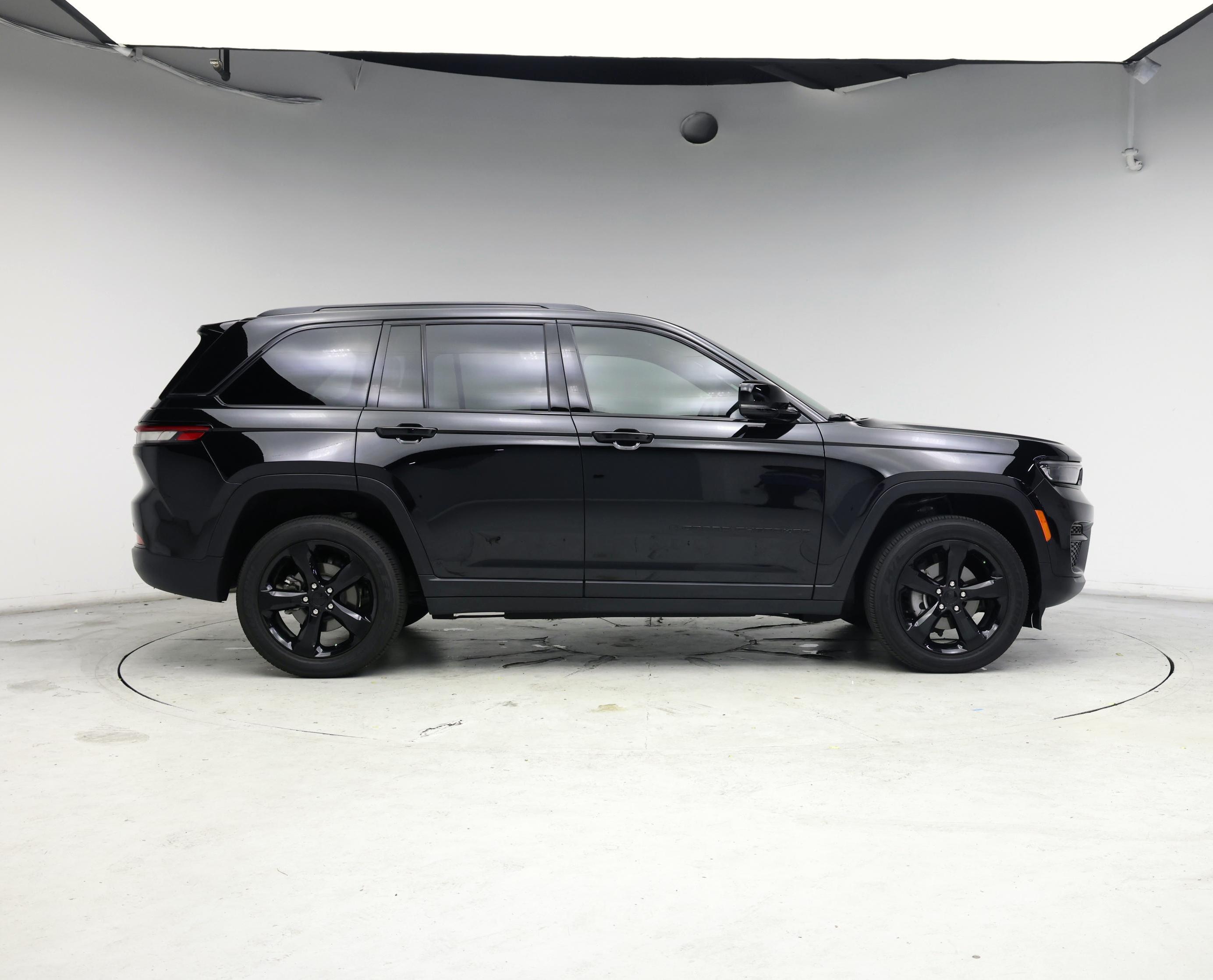 Thumbnail: 2023 Jeep Grand Cherokee - 7