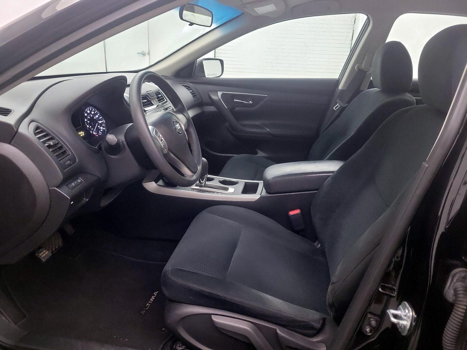 Thumbnail: 2015 Nissan Altima - 11