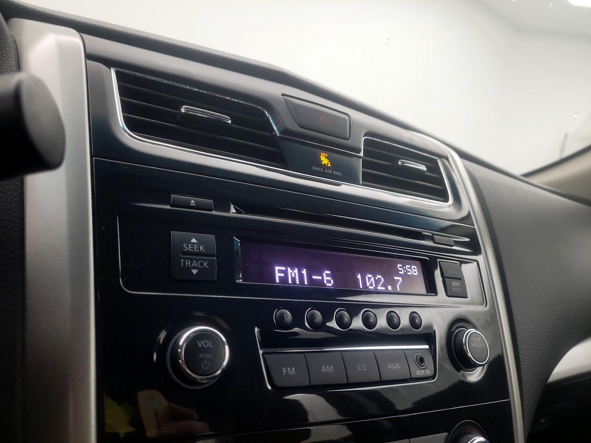Thumbnail: 2015 Nissan Altima - 14