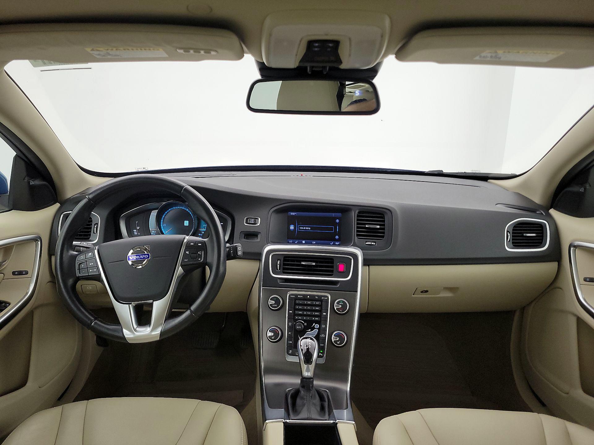 Thumbnail: 2015 Volvo V60 - 9