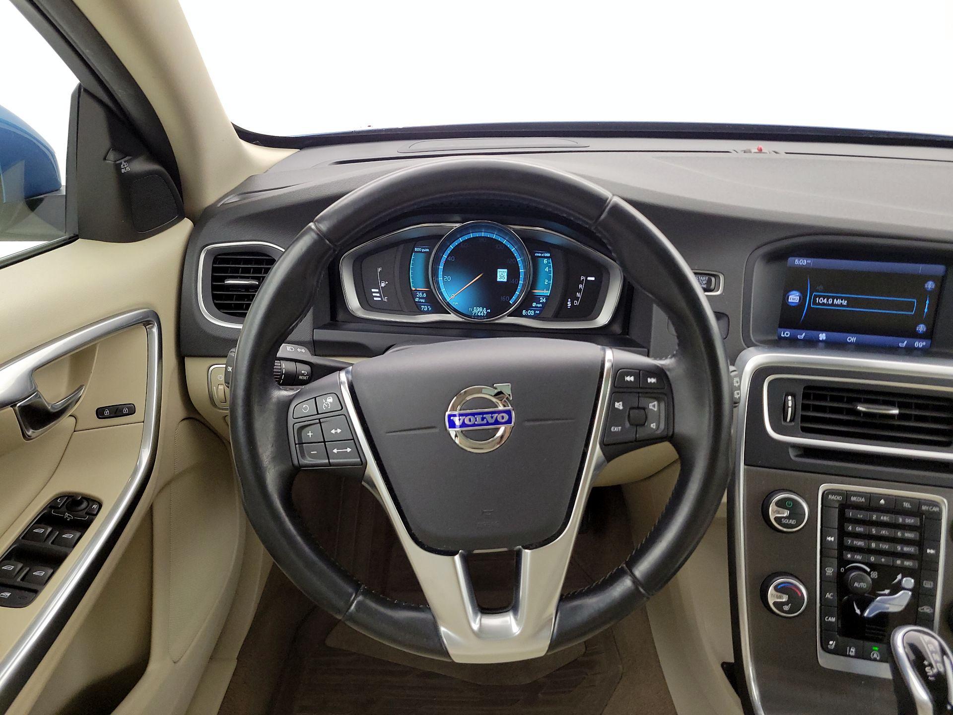 Thumbnail: 2015 Volvo V60 - 10