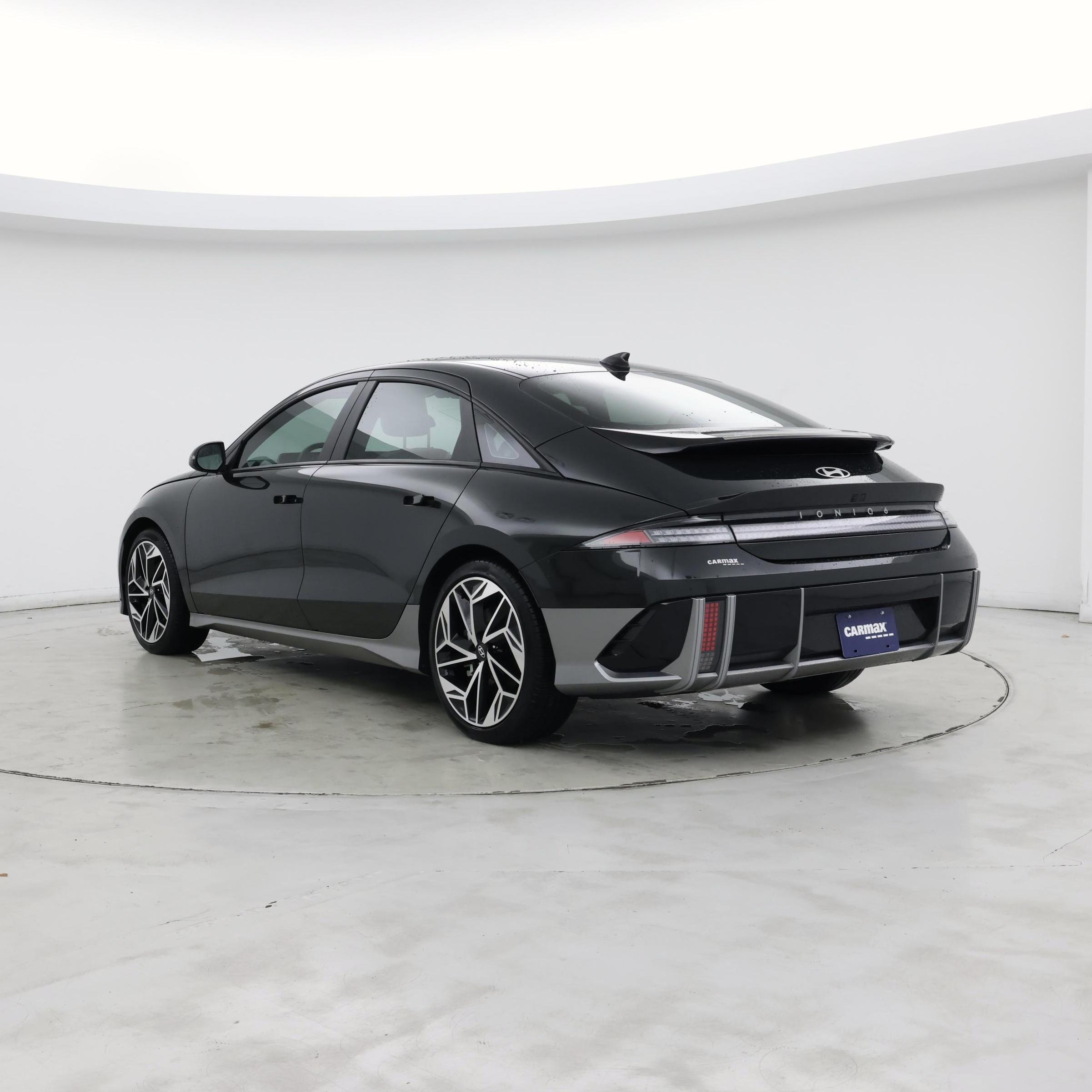 Thumbnail: 2023 Hyundai Ioniq 6 - 2