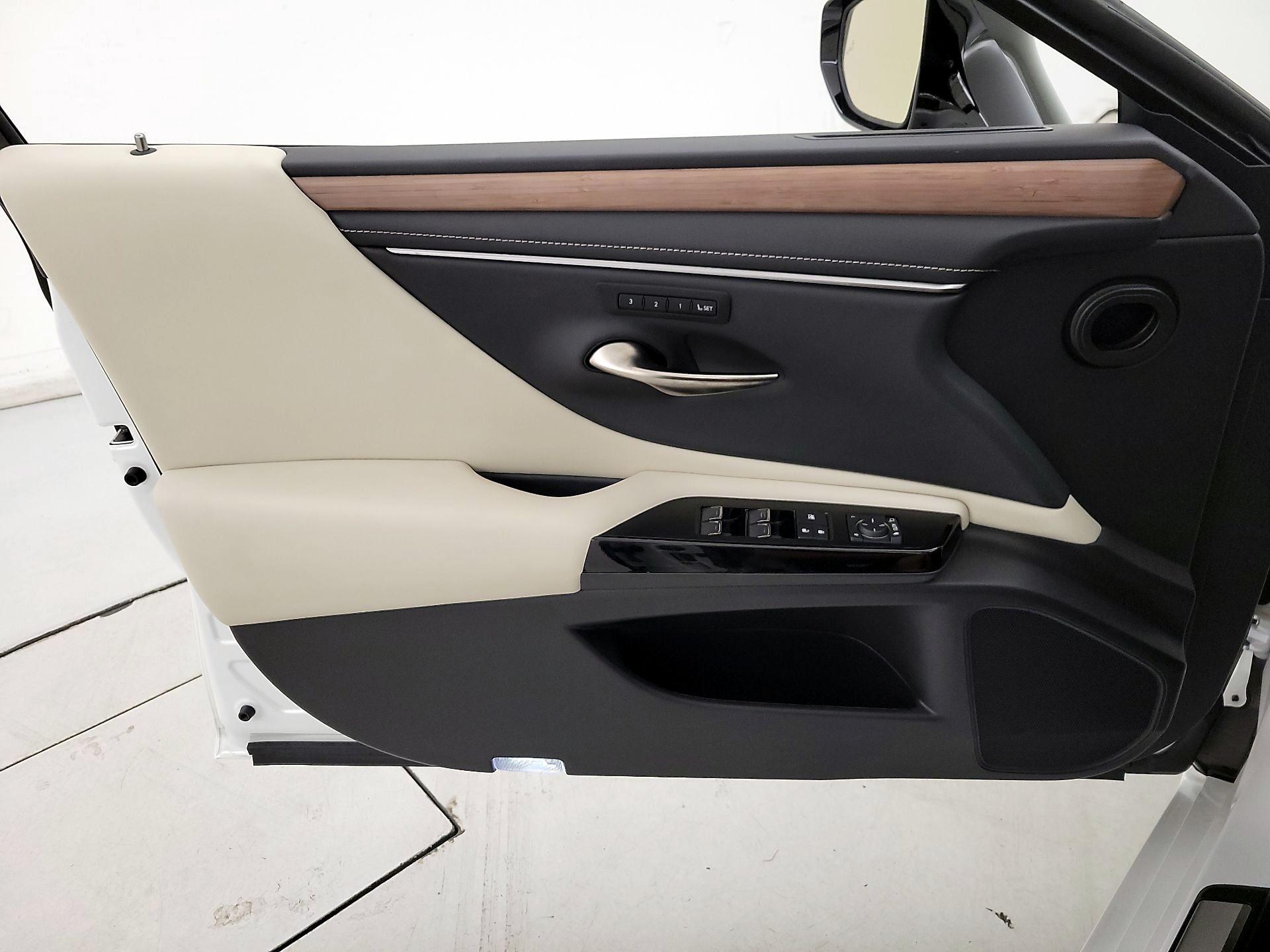 Thumbnail: 2024 Lexus ES - 12