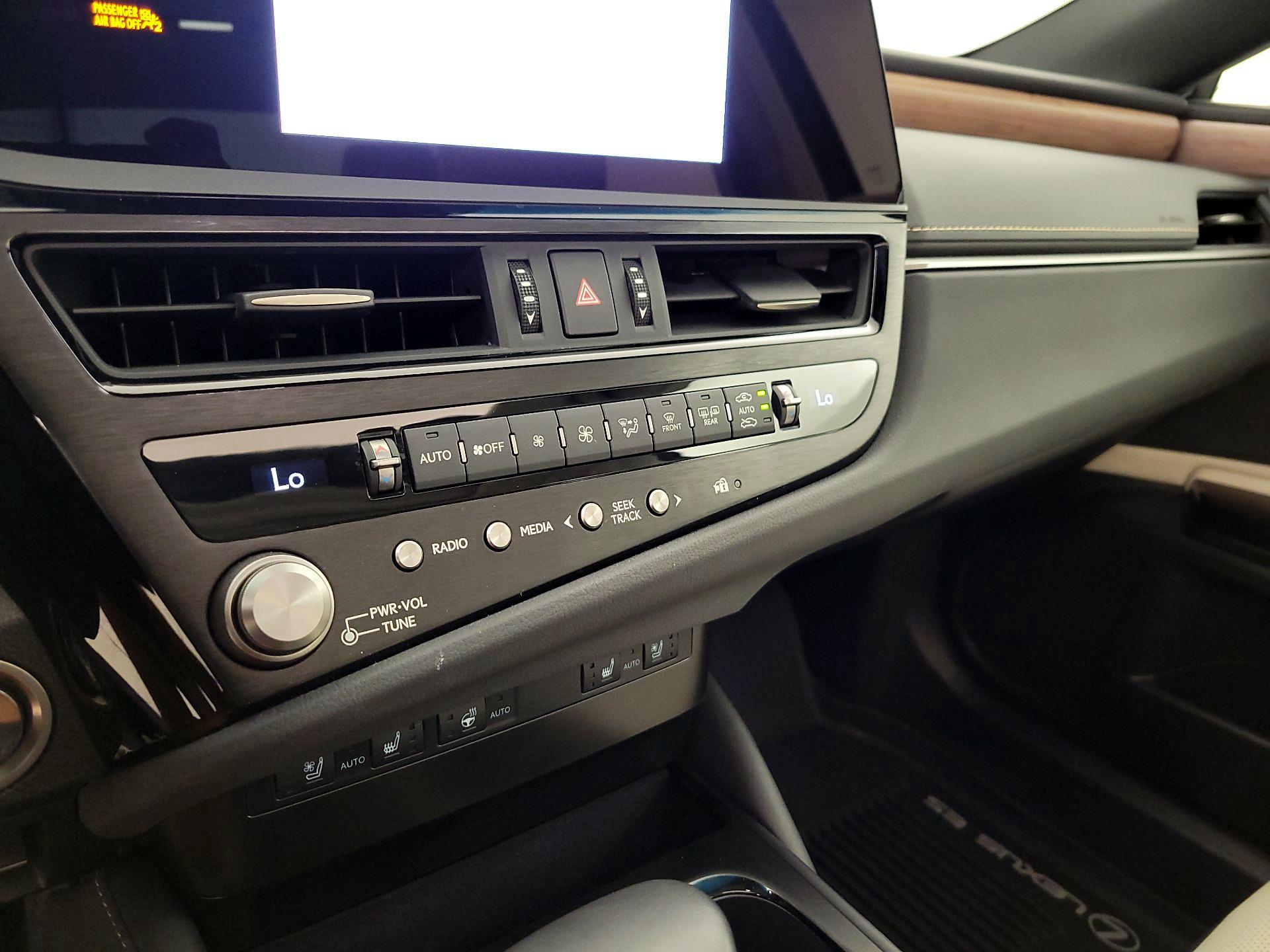 Thumbnail: 2024 Lexus ES - 15