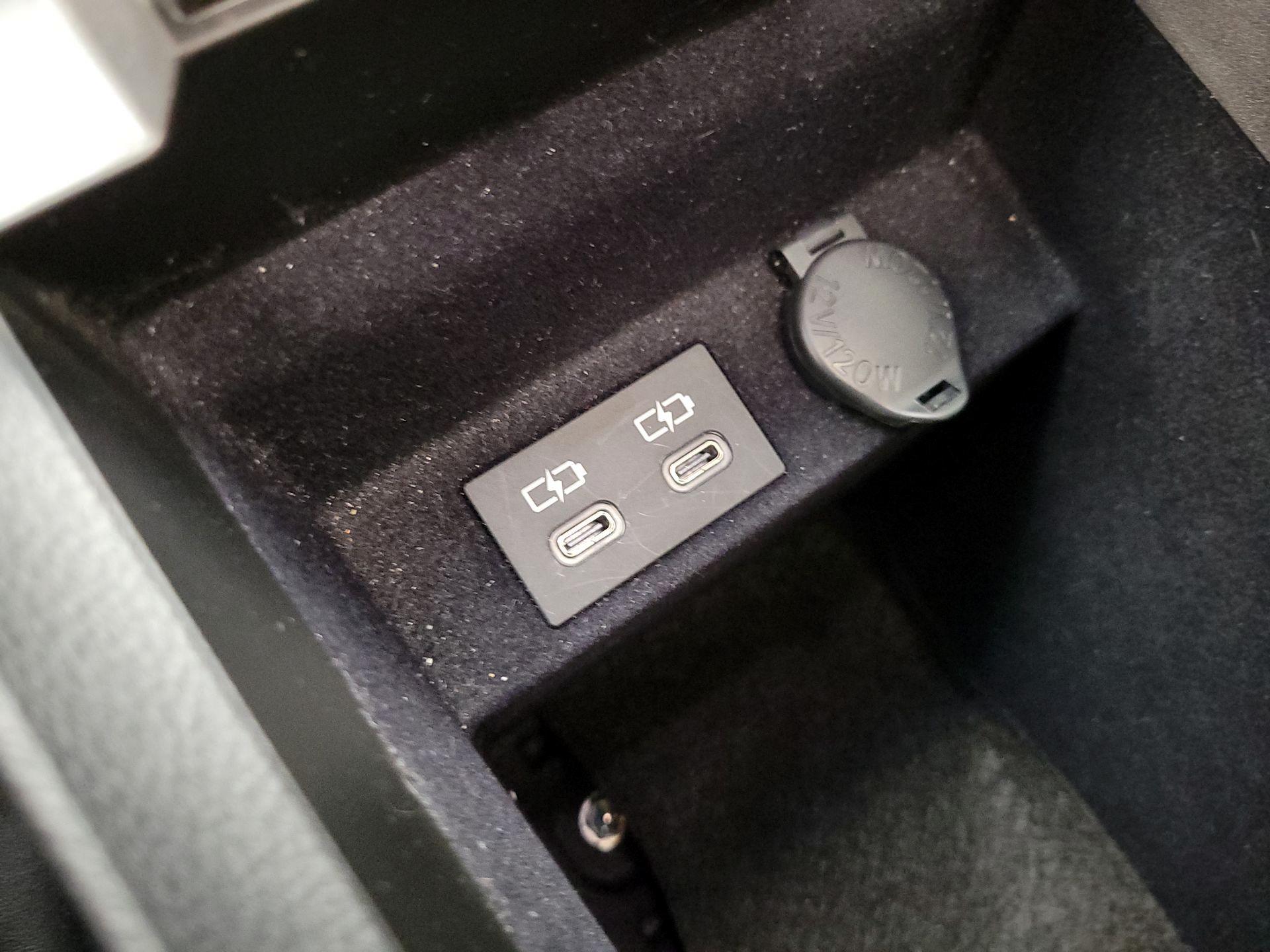 Thumbnail: 2024 Lexus ES - 17