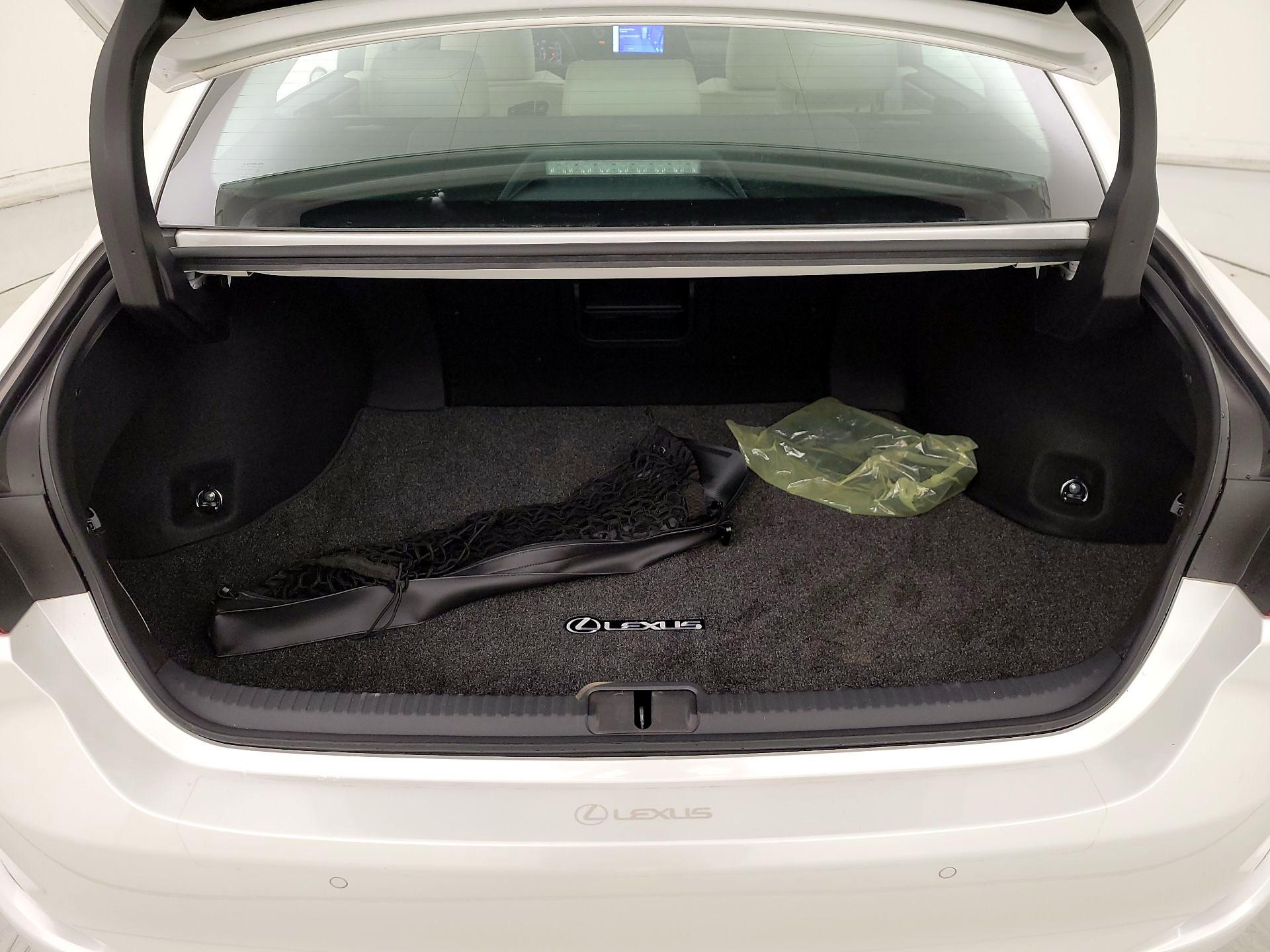 Thumbnail: 2024 Lexus ES - 20