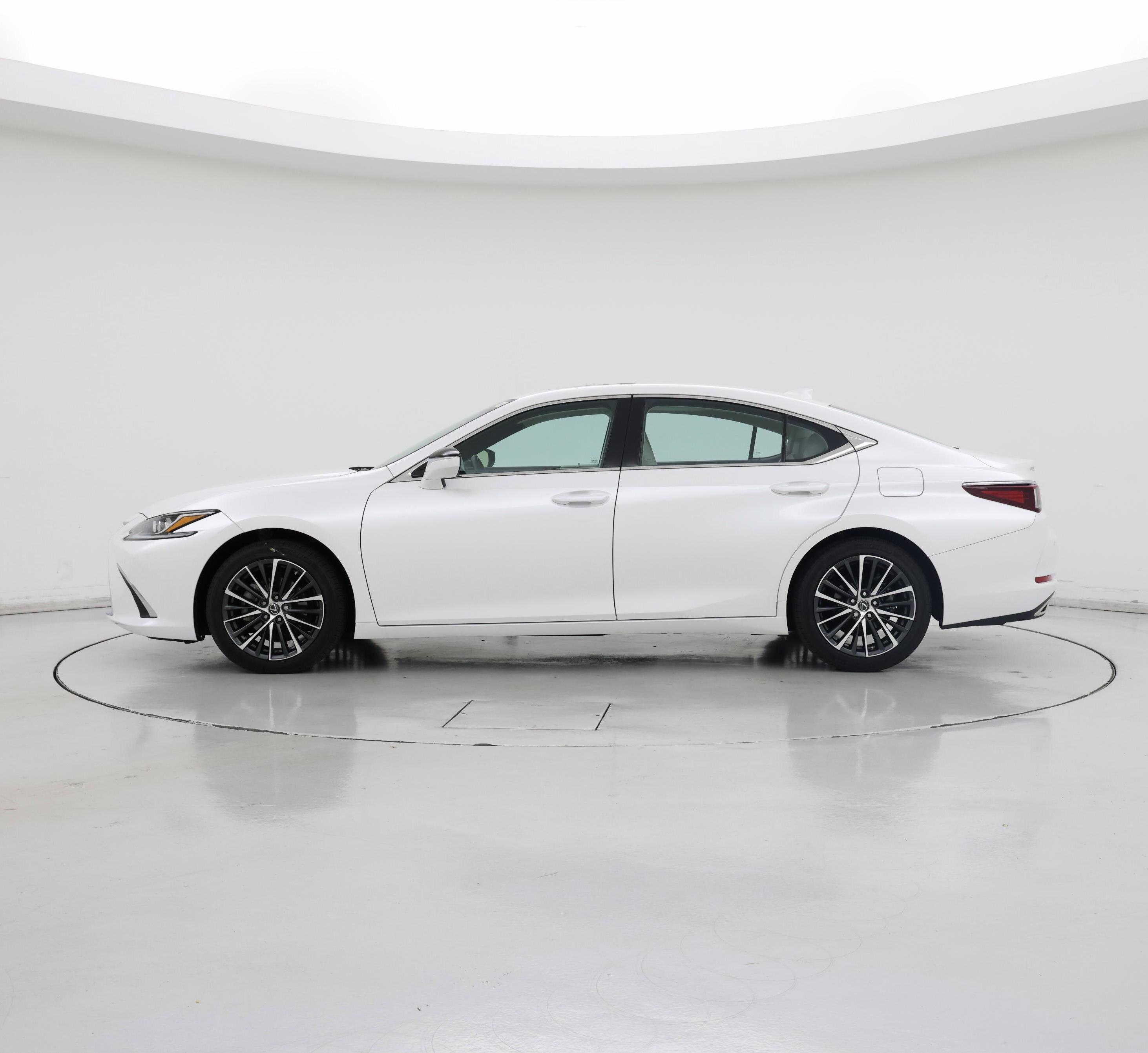 Thumbnail: 2024 Lexus ES - 3