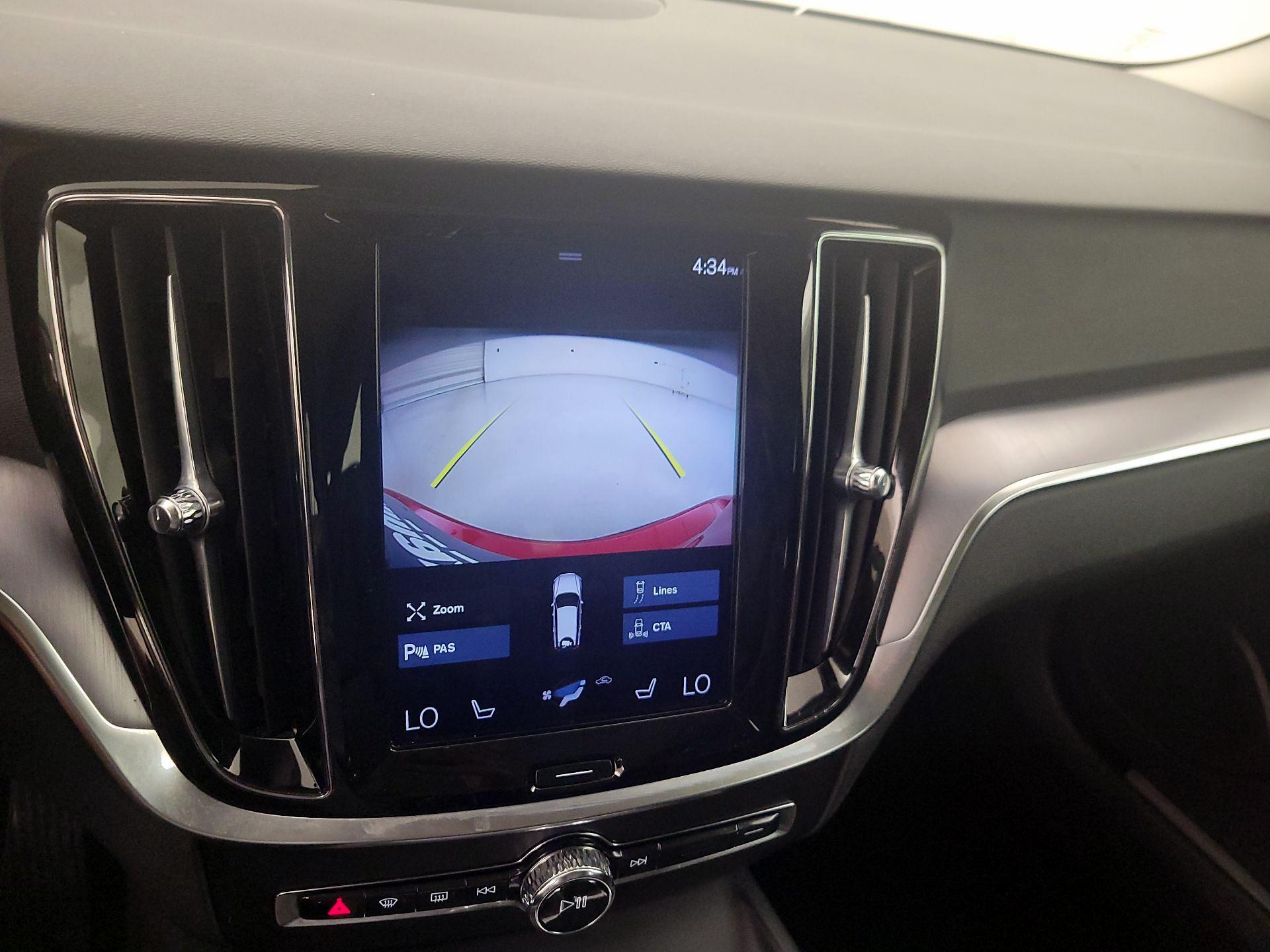 Thumbnail: 2020 Volvo V60 - 14