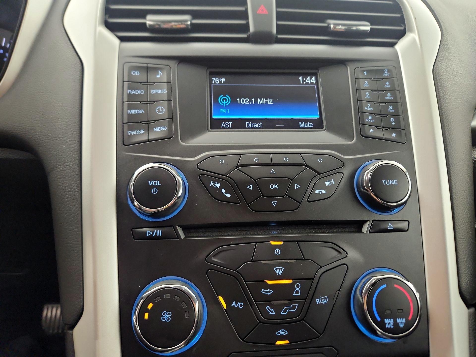 Thumbnail: 2015 Ford Fusion - 15