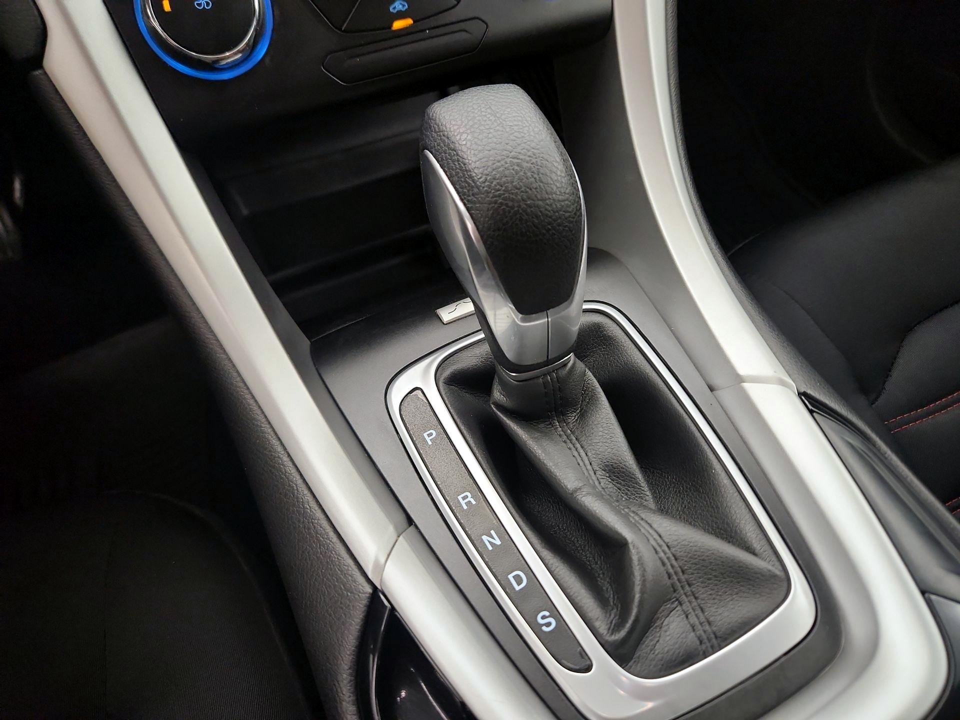Thumbnail: 2015 Ford Fusion - 17