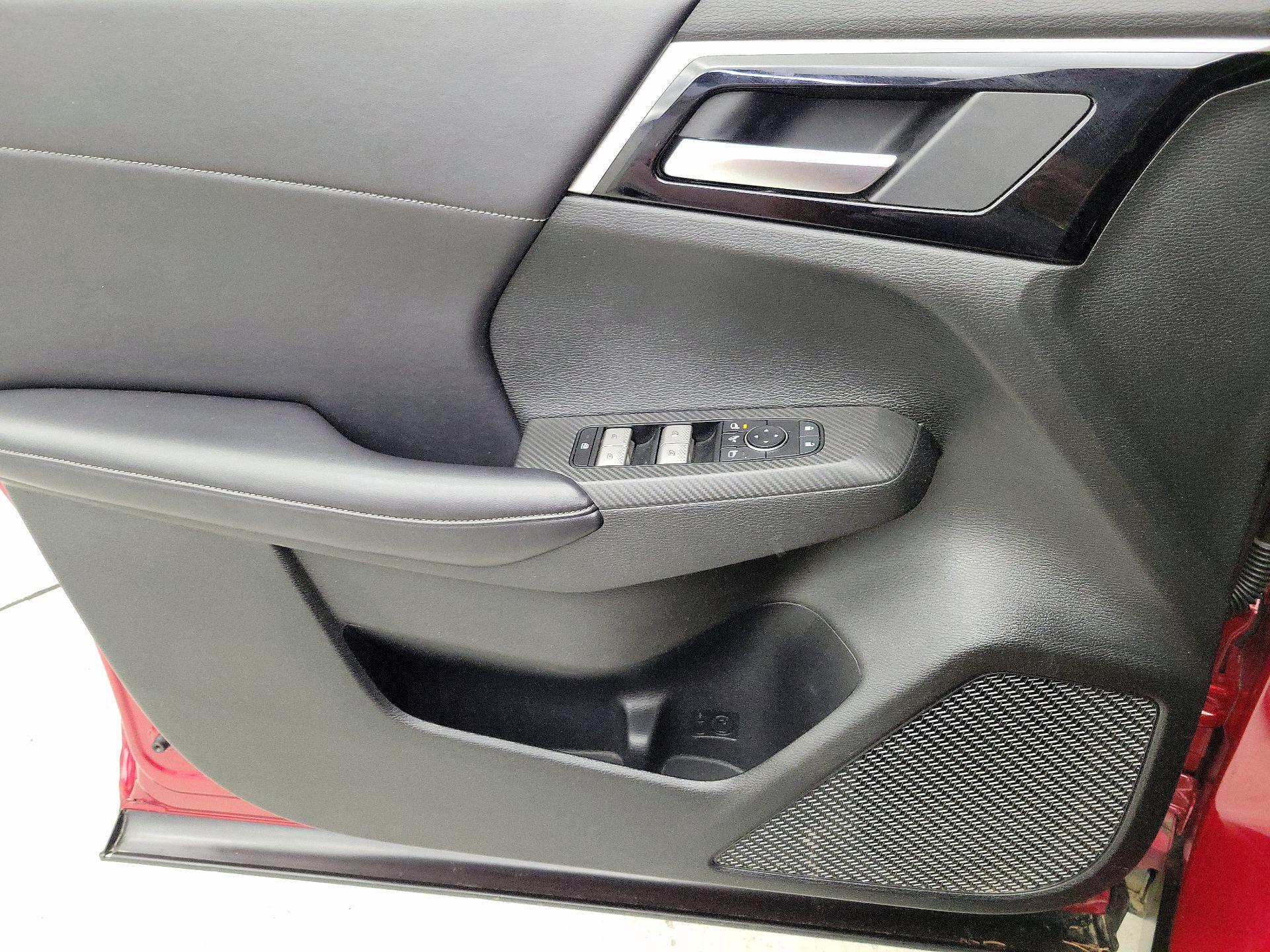 Thumbnail: 2024 Mitsubishi Outlander - 12