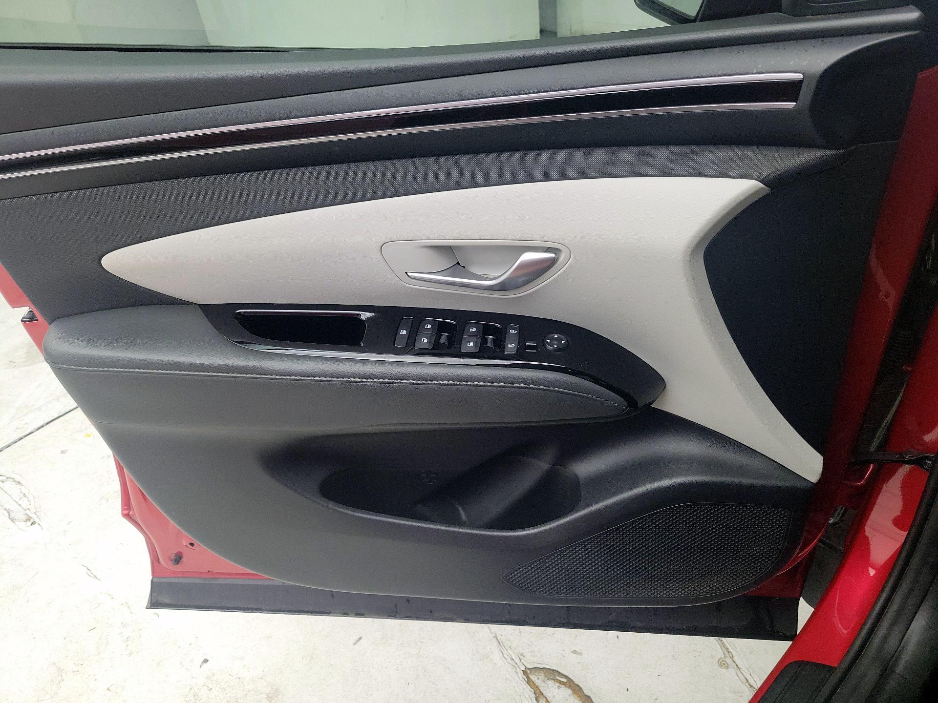 Thumbnail: 2022 Hyundai Tucson - 12