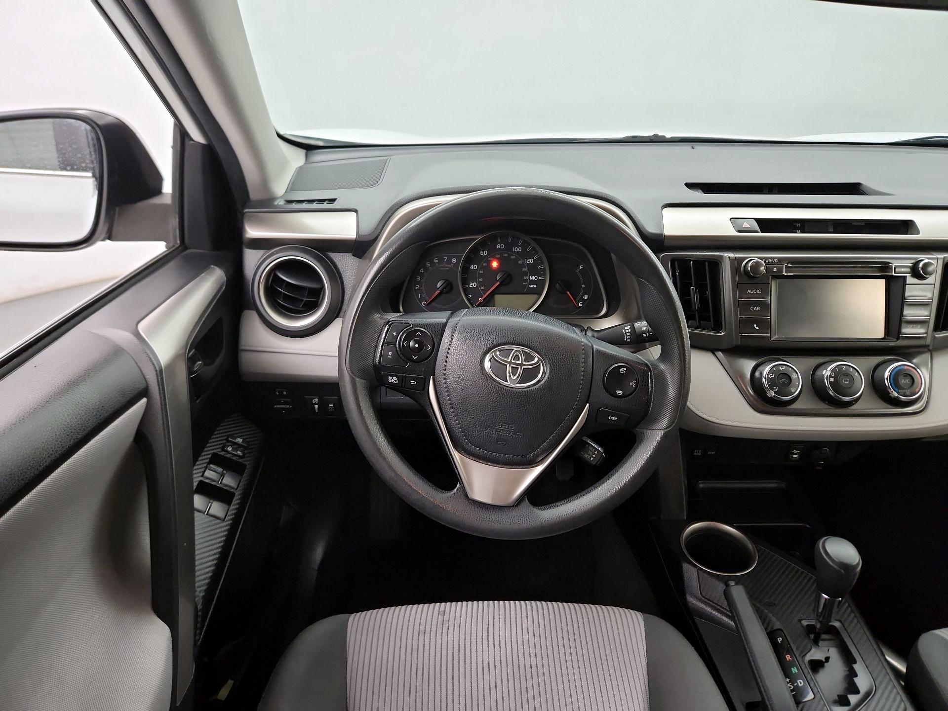 Thumbnail: 2015 Toyota RAV4 - 10