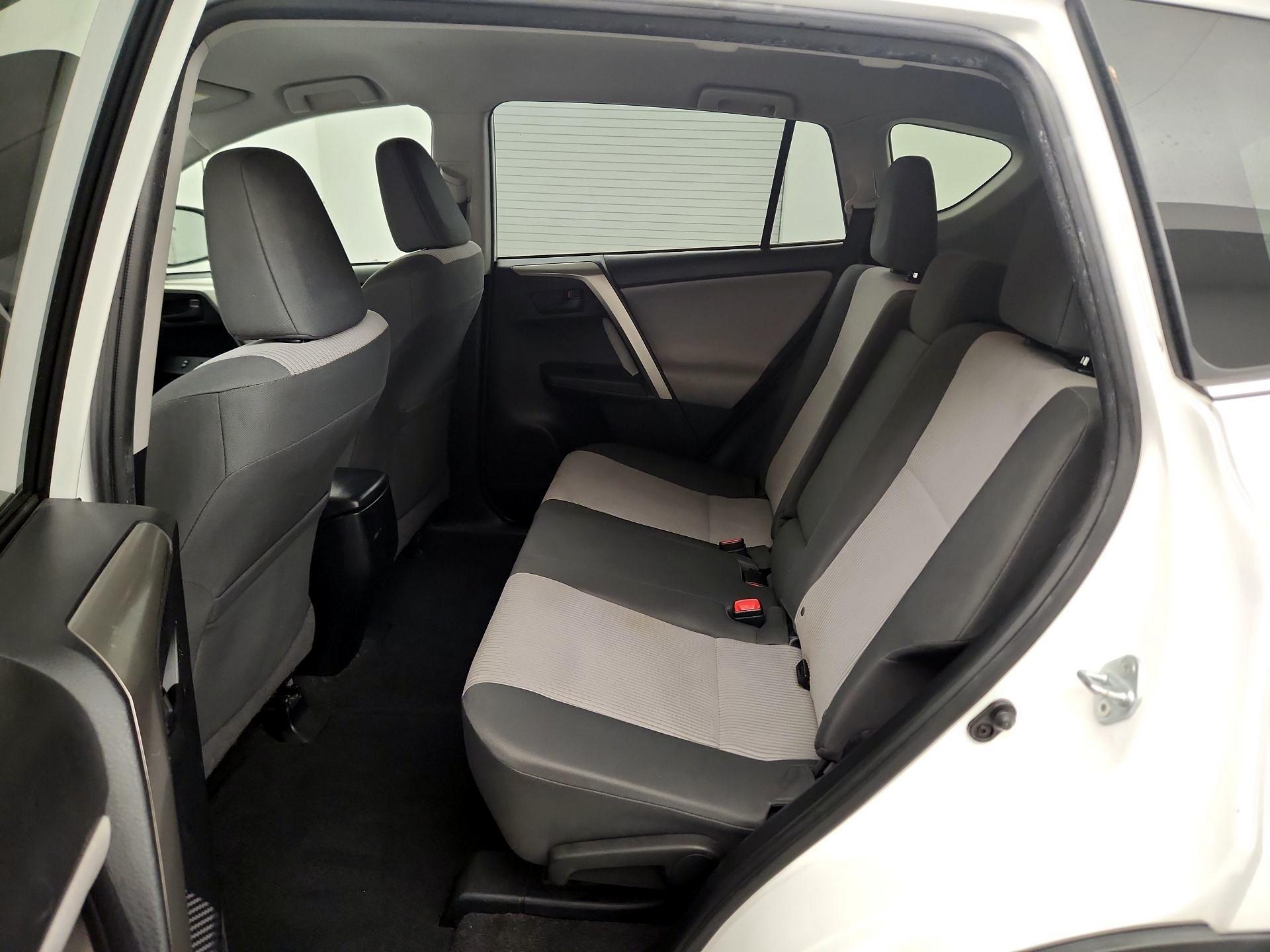 Thumbnail: 2015 Toyota RAV4 - 18