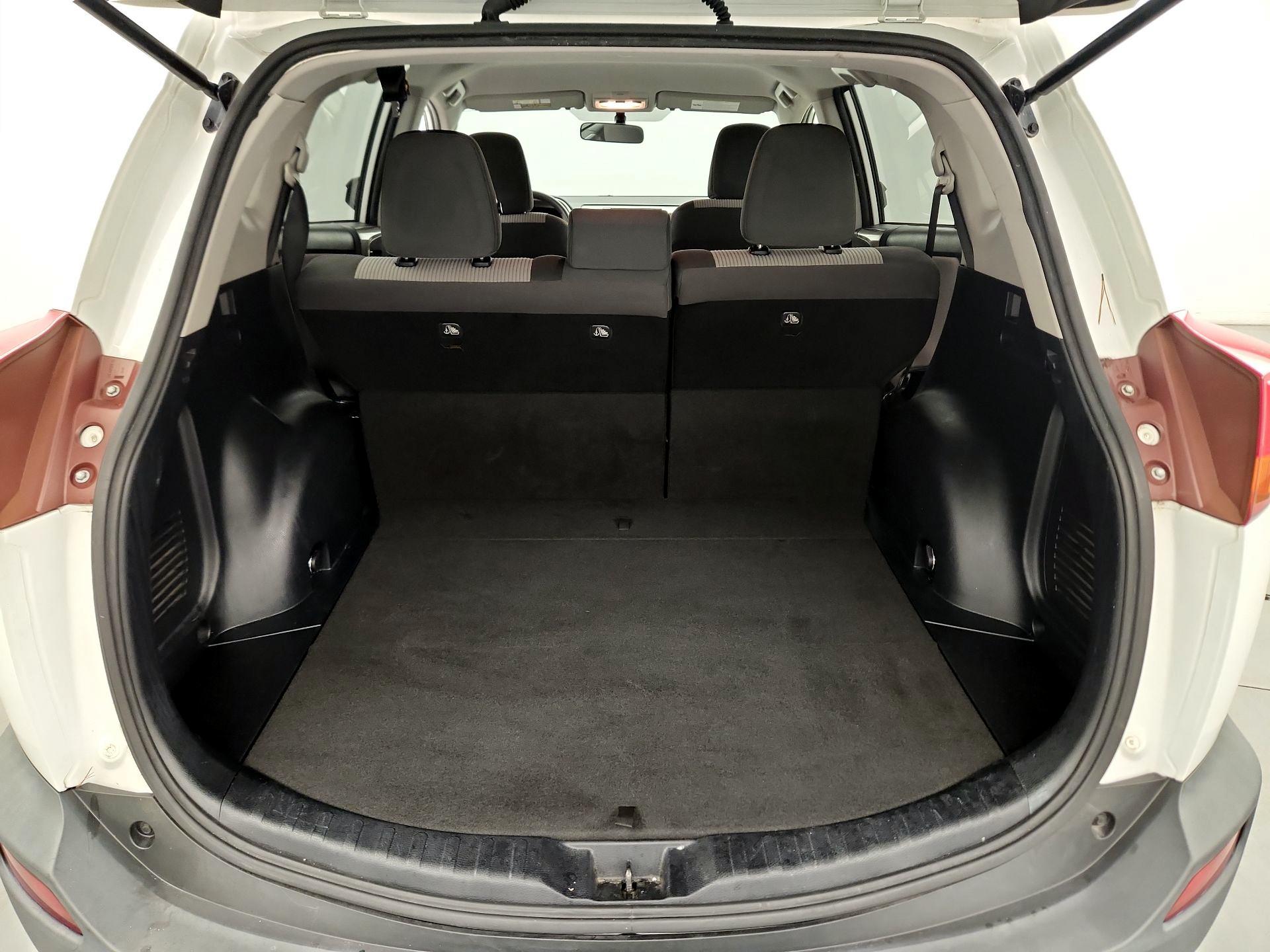 Thumbnail: 2015 Toyota RAV4 - 19